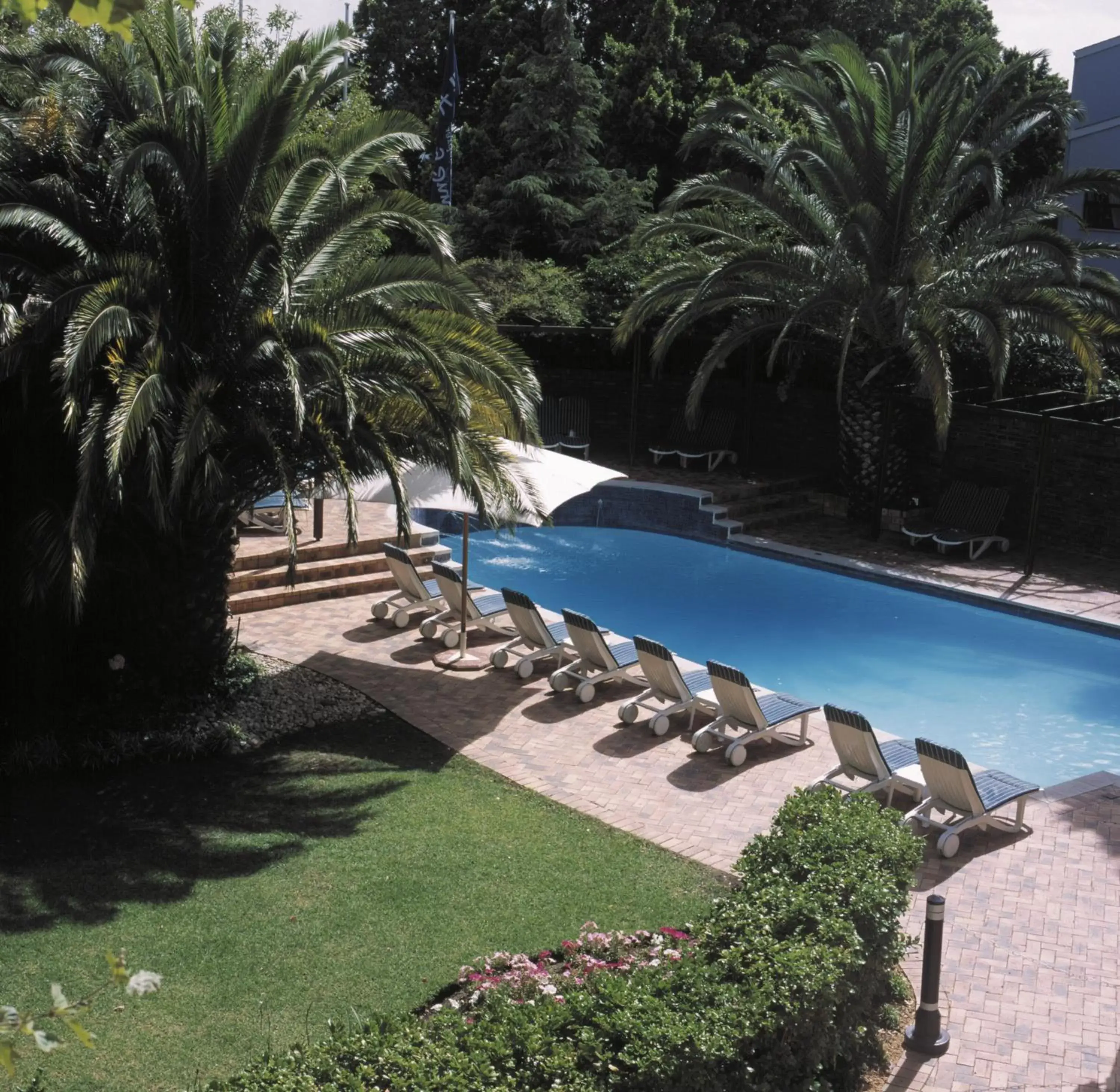 Garden, Swimming Pool in SunSquare Cape Town Gardens