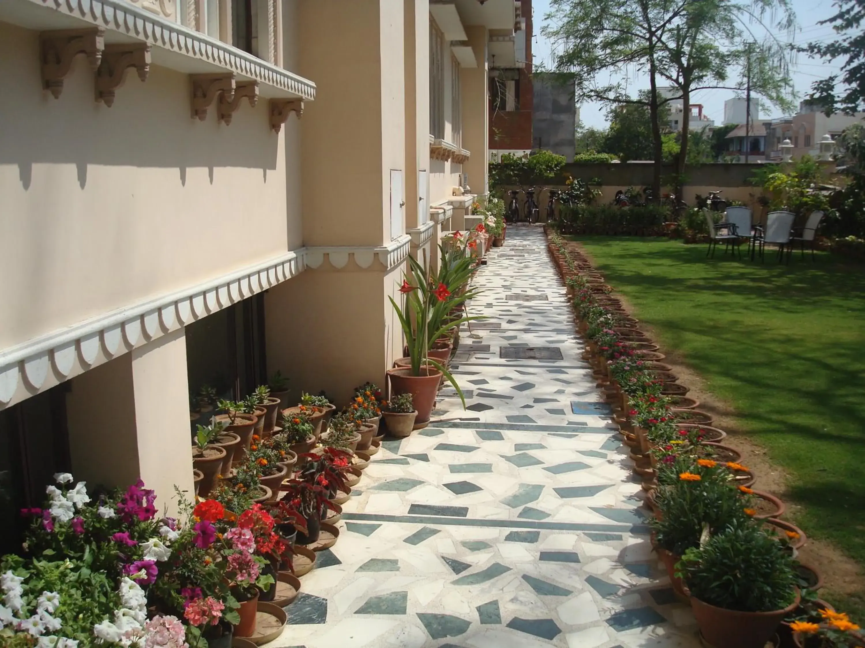 Garden in Om Niwas Suite Hotel