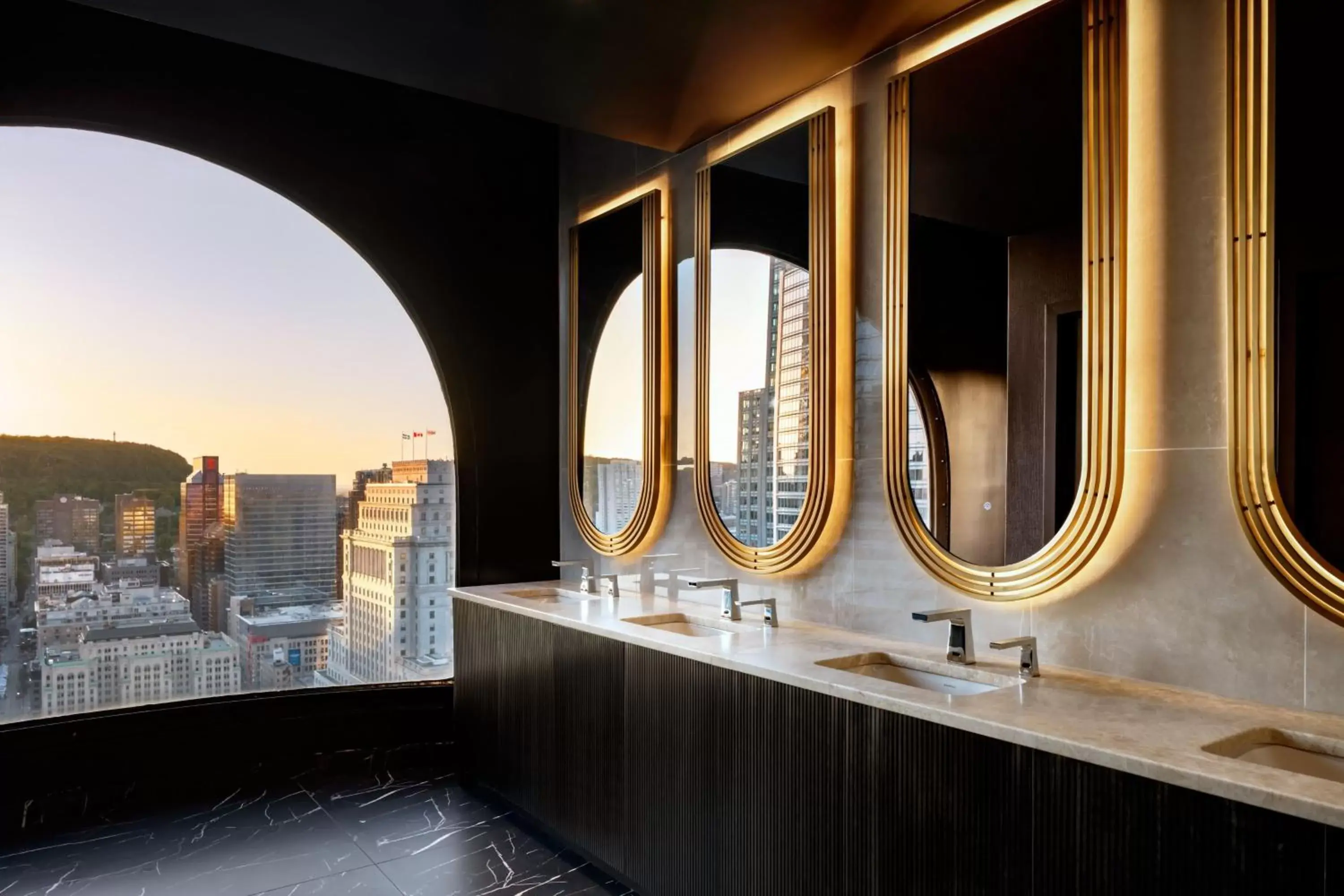 Bathroom in Montreal Marriott Chateau Champlain