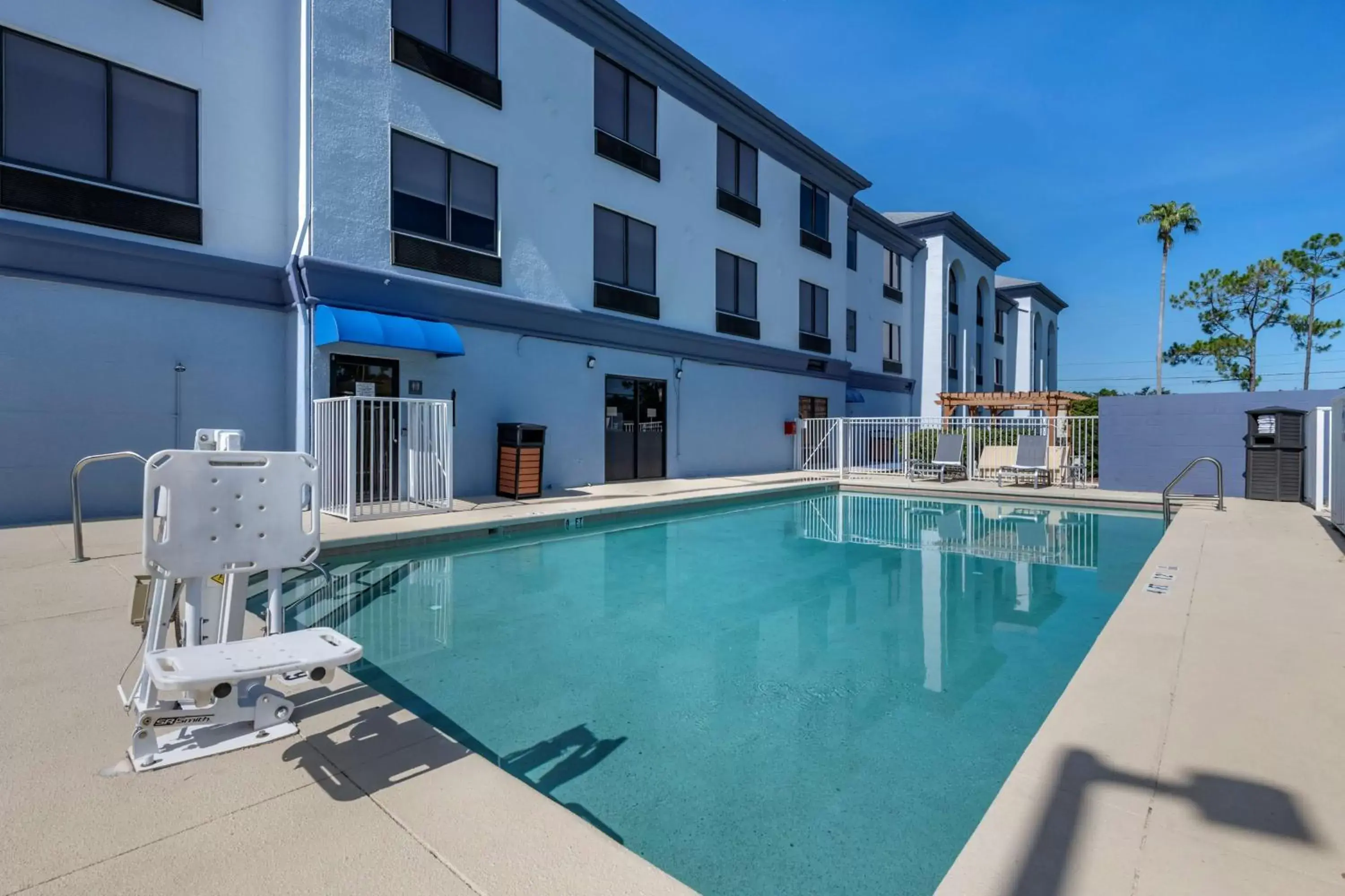 Pool view, Property Building in Best Western Plus Orlando East - UCF Area
