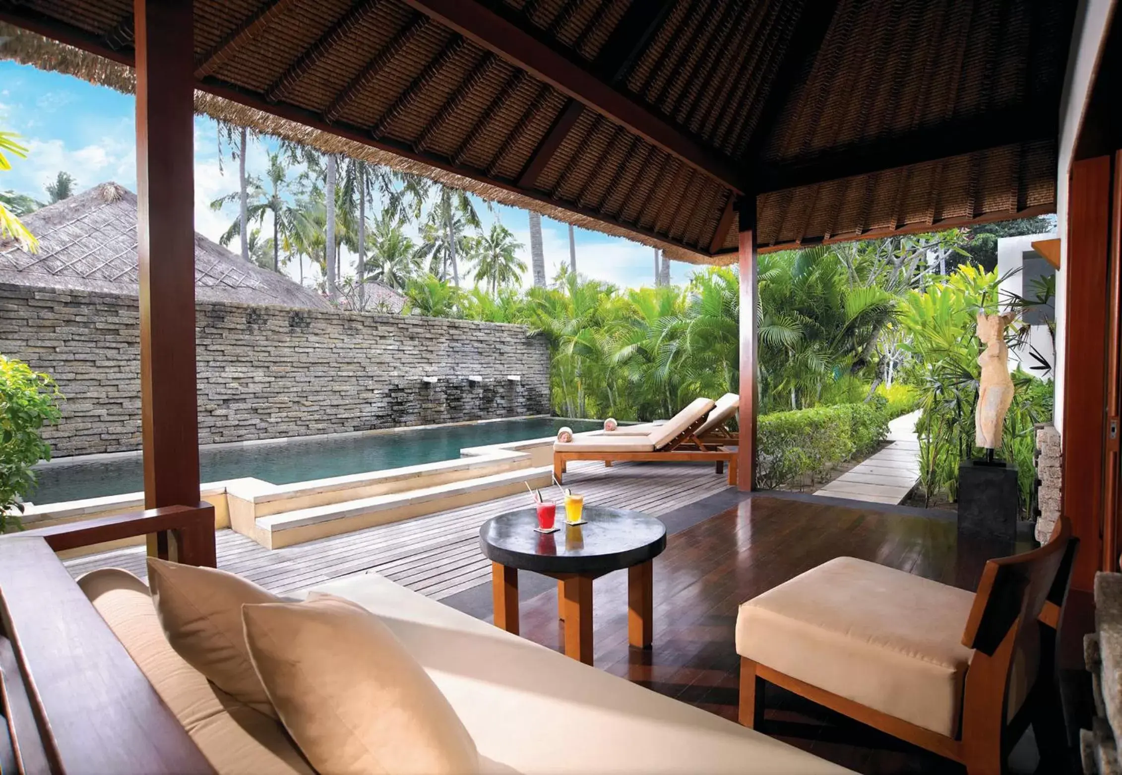 Balcony/Terrace in Qunci Villas Hotel