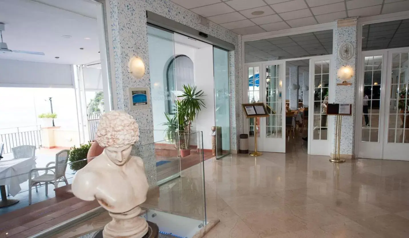 Restaurant/places to eat in Hotel Weber Ambassador Restaurant/places to eat in Hotel Weber Ambassador