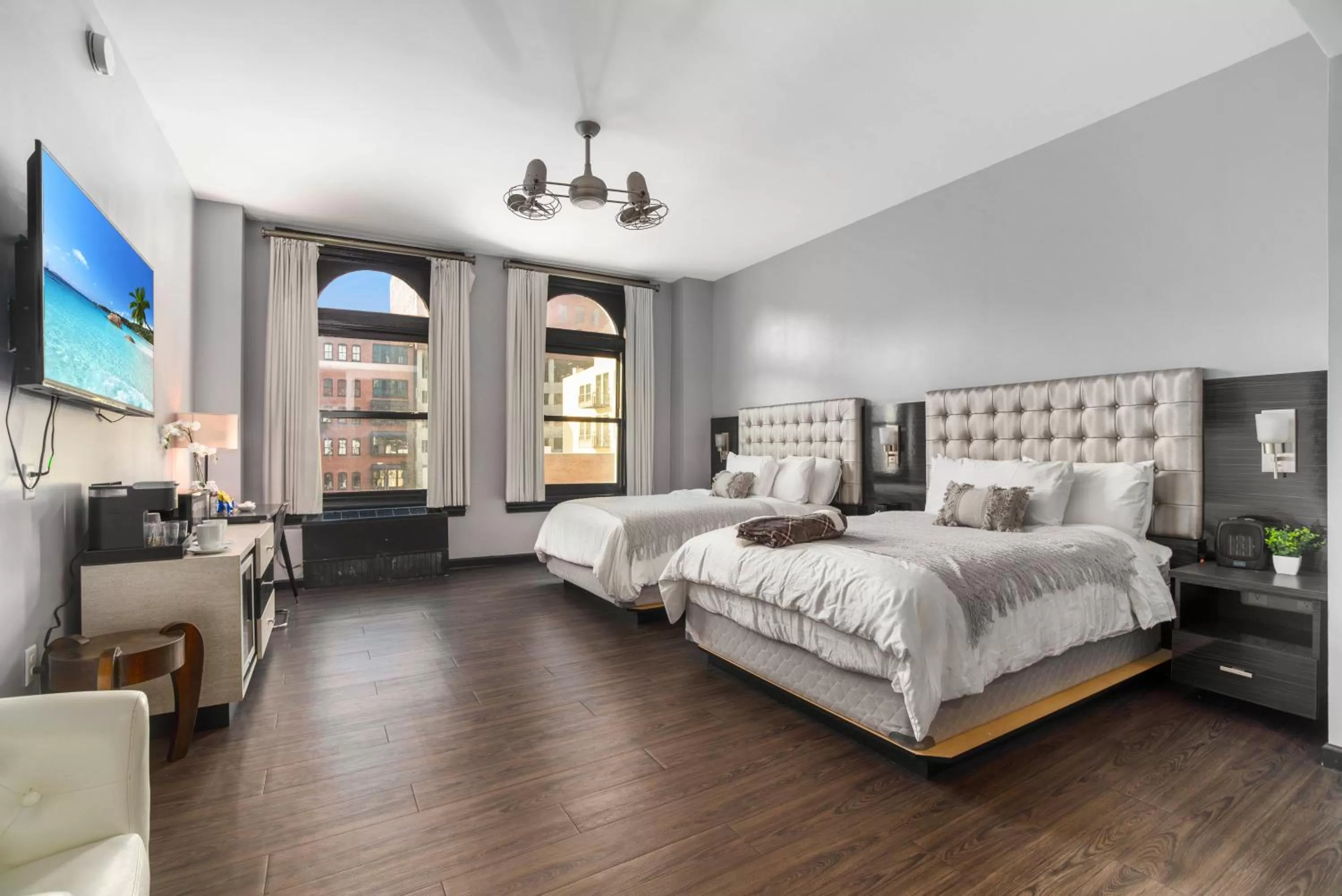 Photo of the whole room, Bed in Good Hotels Downtown Denver