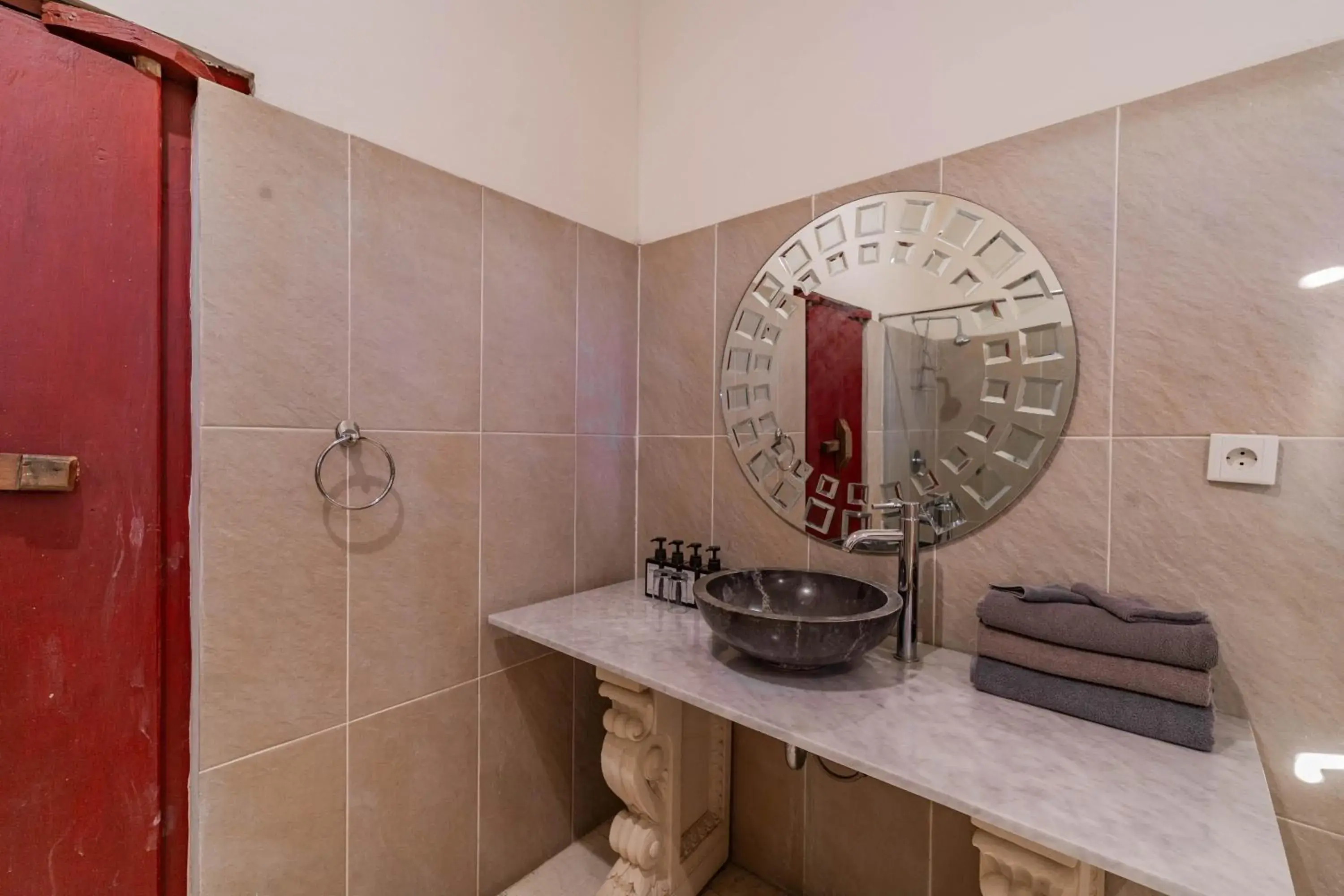 Bathroom in Honeymoon Guesthouse