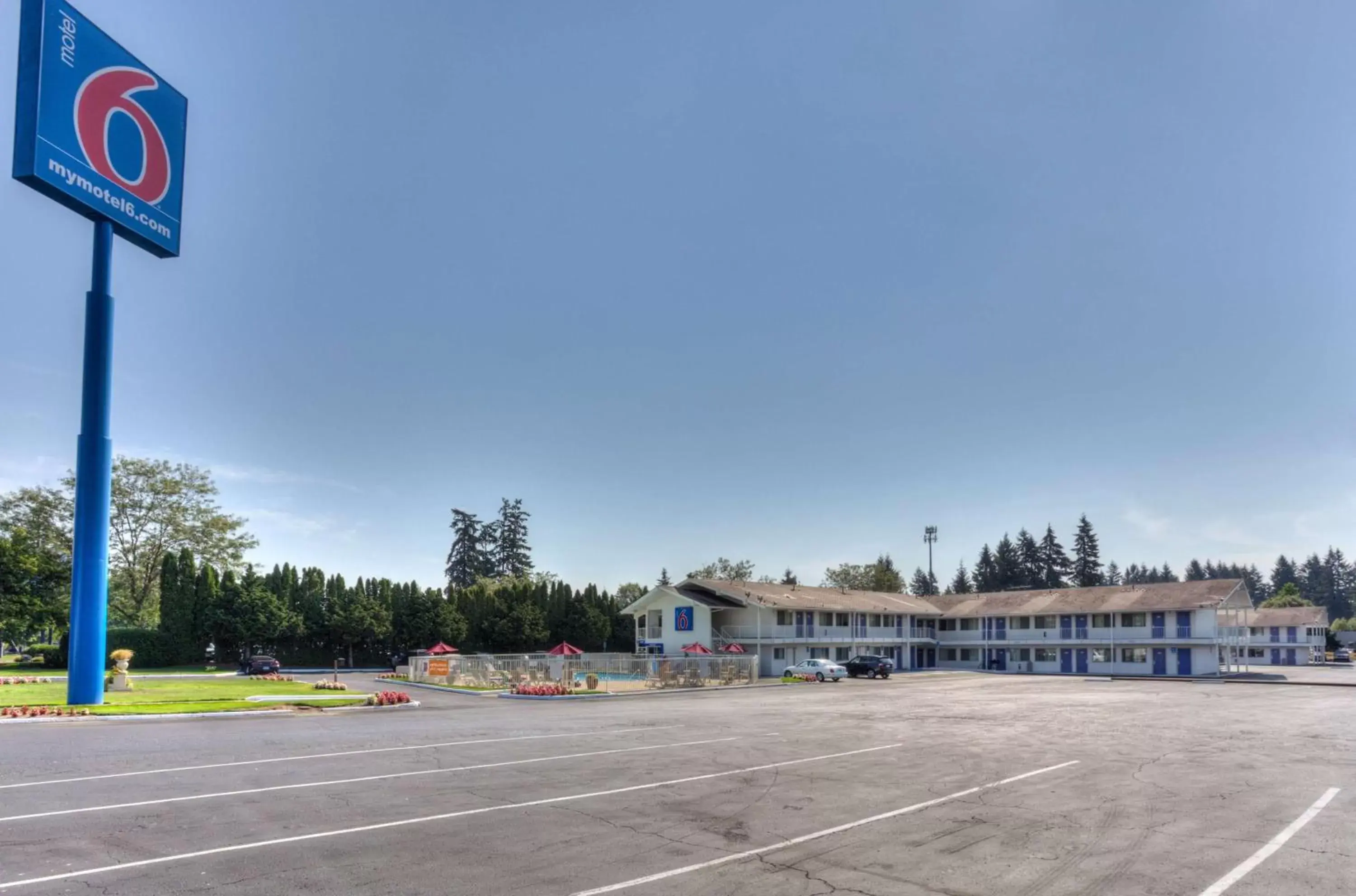 Property building in Motel 6-Tigard, OR - Portland South - Lake Oswego