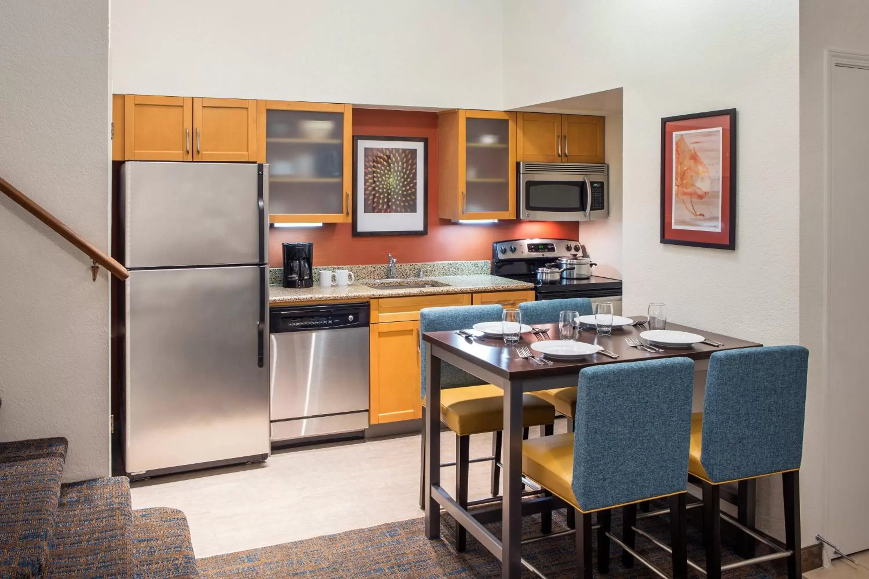 Kitchen or kitchenette, Kitchen/Kitchenette in Residence Inn Costa Mesa Newport Beach