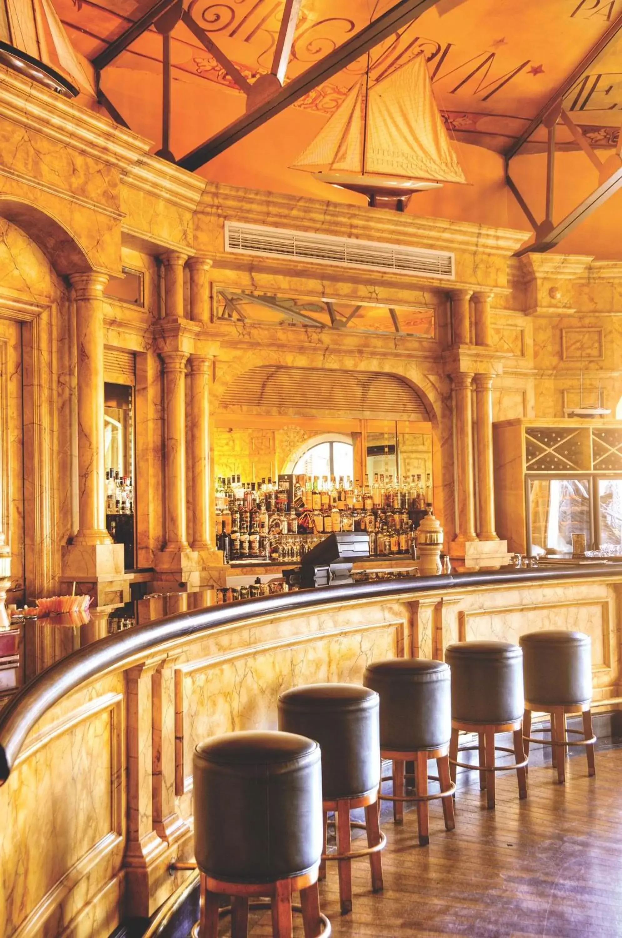Lounge or bar, Lounge/Bar in Hilton Malta