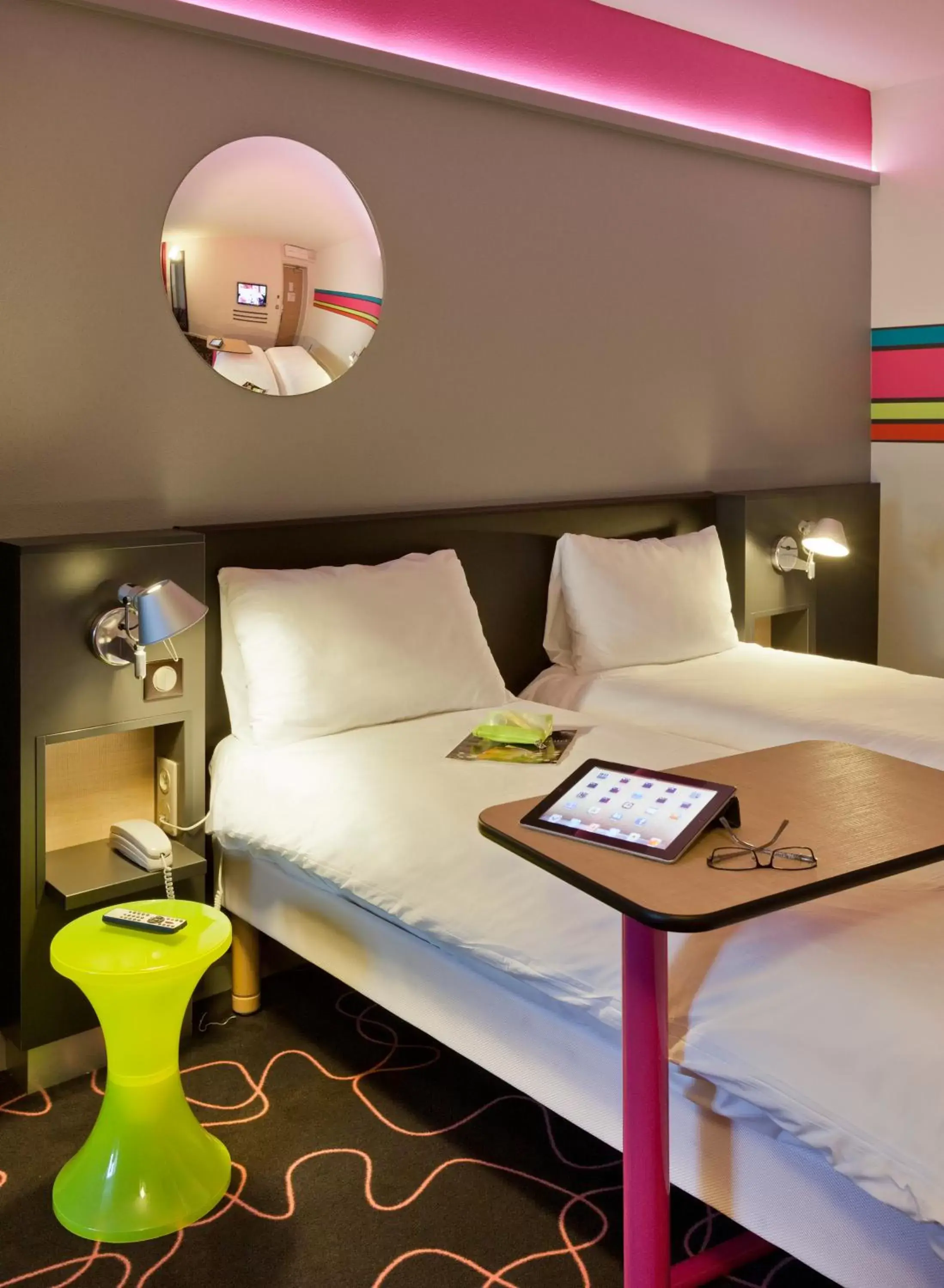 Bedroom, Bed in ibis Styles Roanne Centre Gare