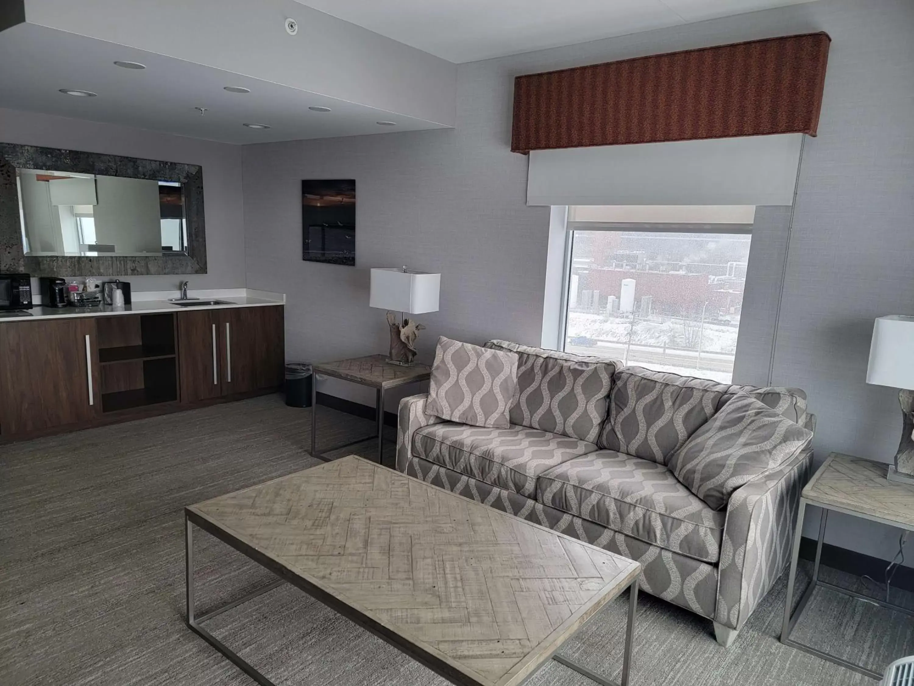 Living room, Seating Area in Hampton Inn & Suites Erie Bayfront