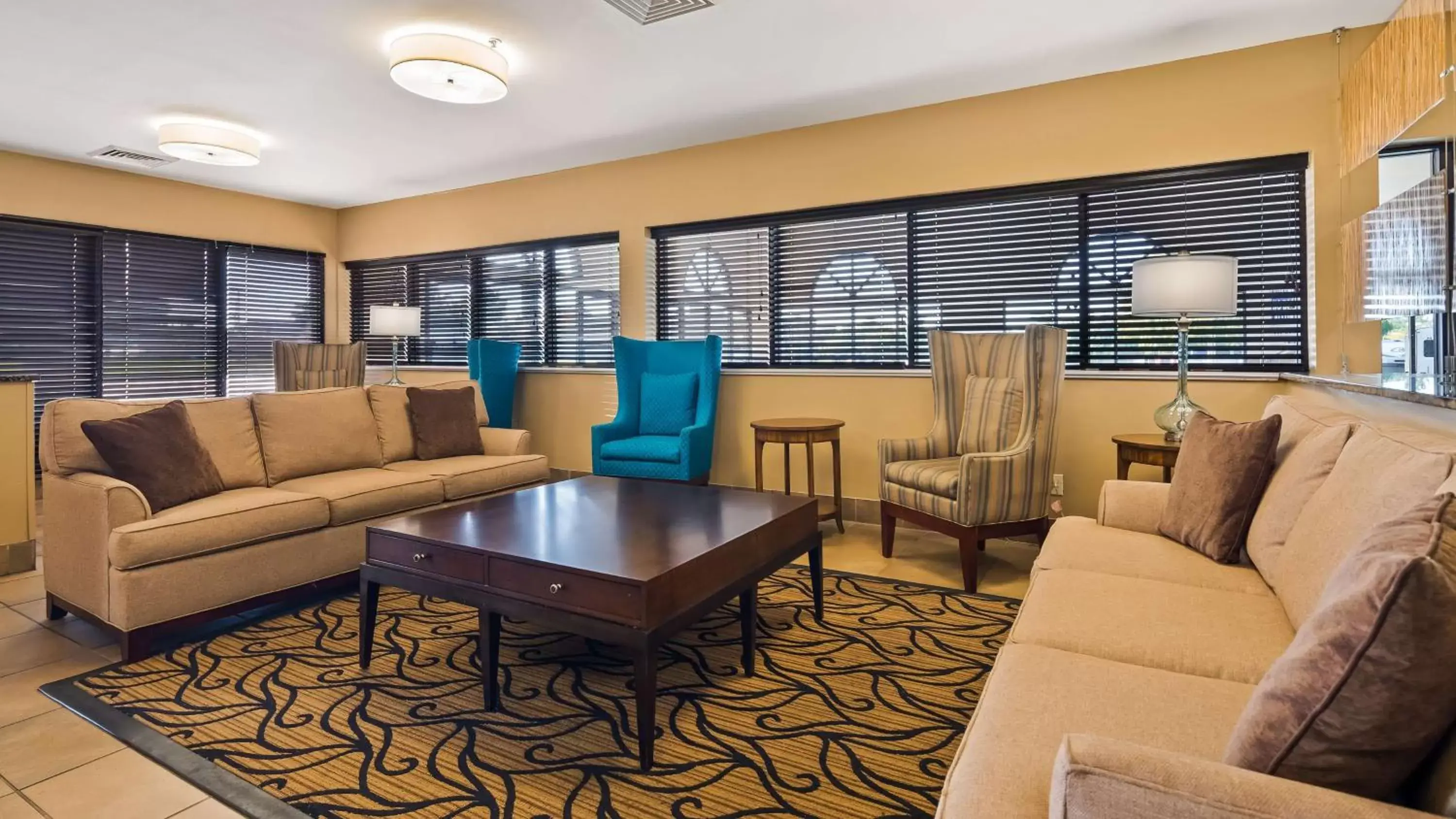 Lobby or reception, Seating Area in Best Western St. Louis Inn