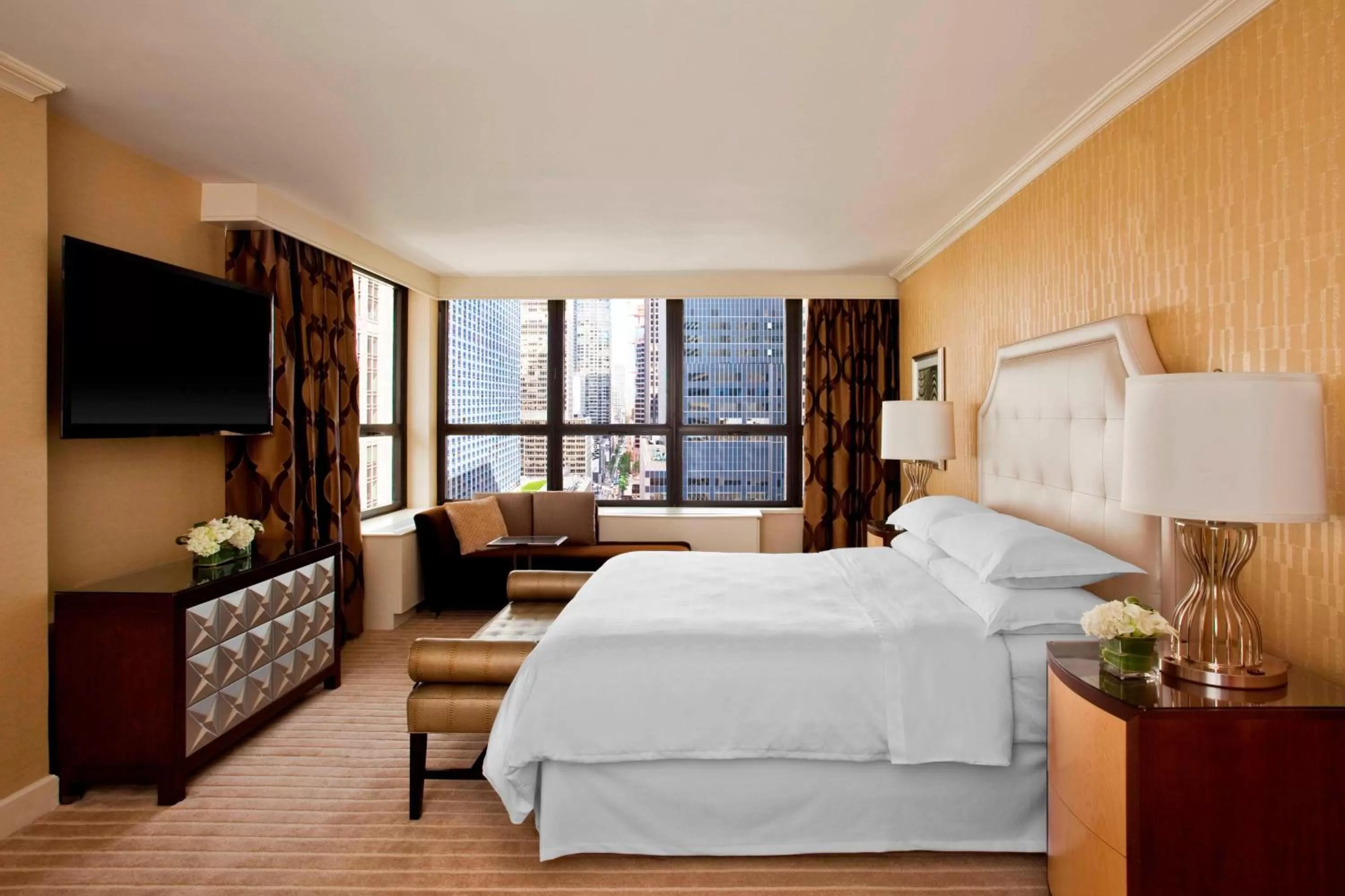Bedroom, Bed in Sheraton New York Times Square Hotel