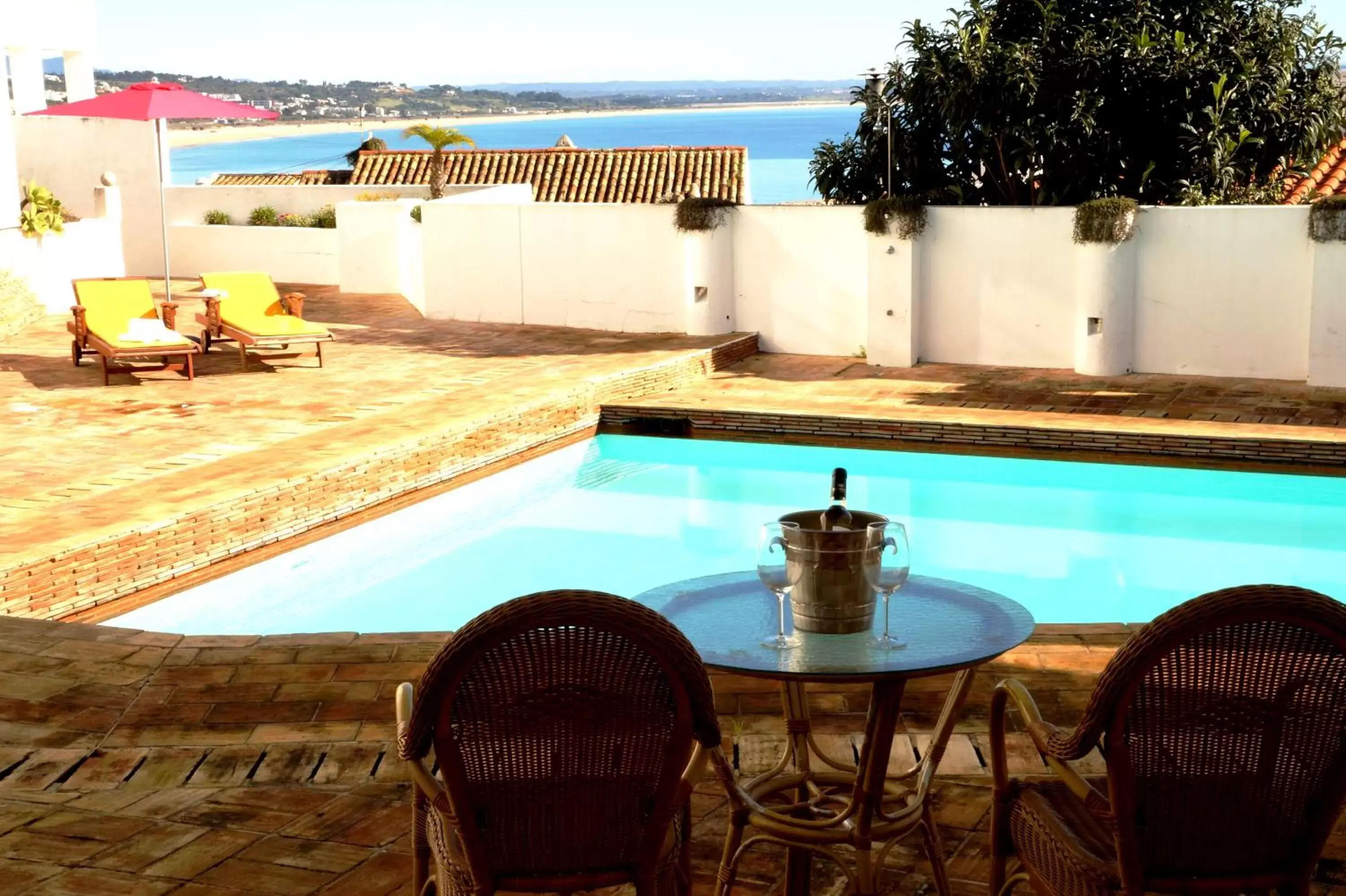 Sea view, Swimming Pool in Baluarte da Vila Apartments