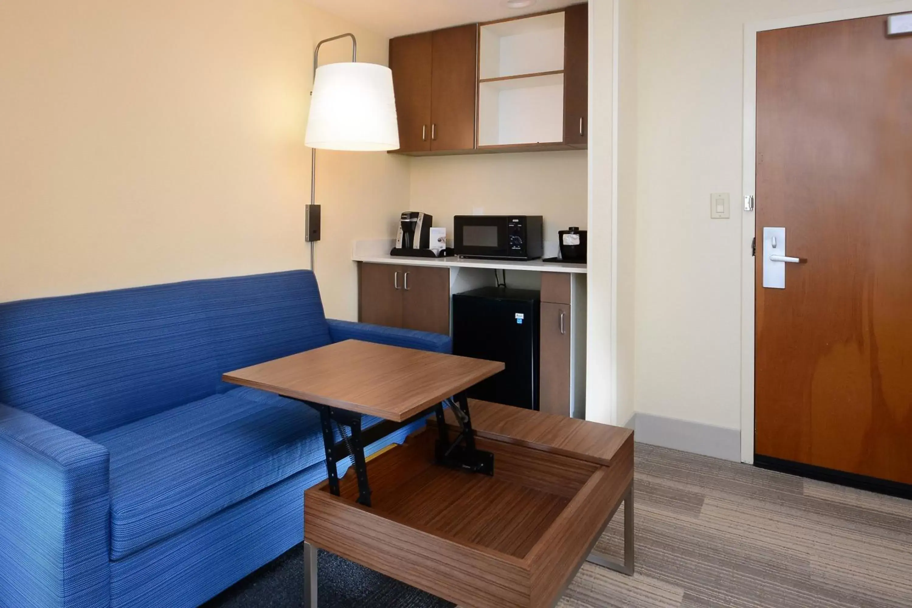 Photo of the whole room, Kitchen/Kitchenette in Holiday Inn Express & Suites Raleigh Durham Airport at RTP, an IHG Hotel