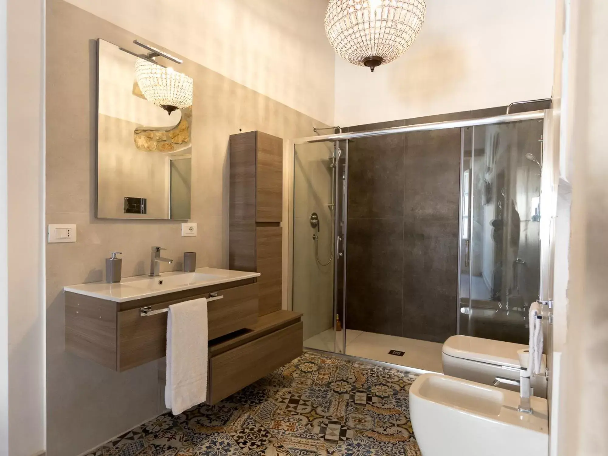 Shower, Bathroom in Ortigia Boutique Palace