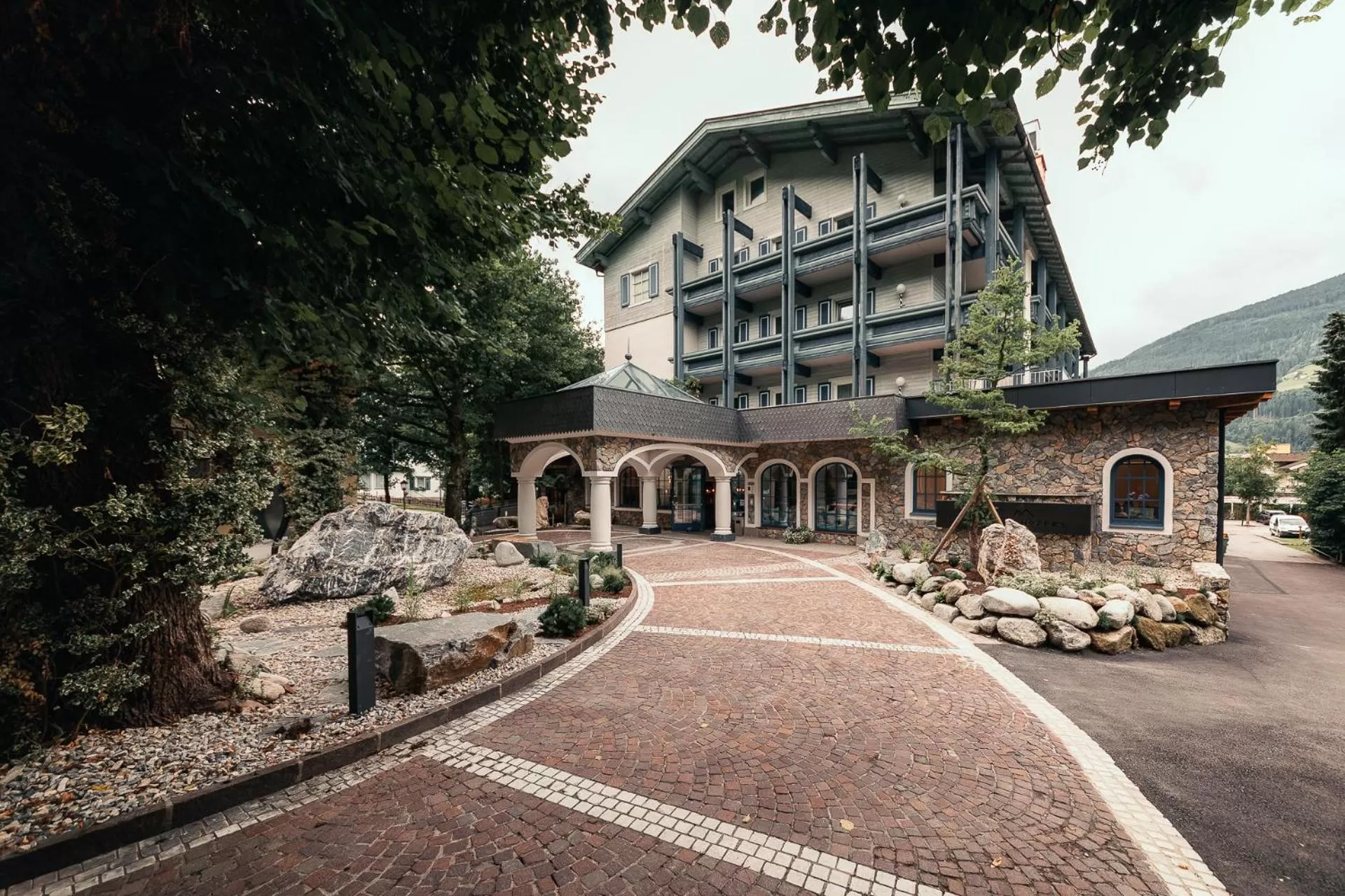 Property building in Sendlhofer's