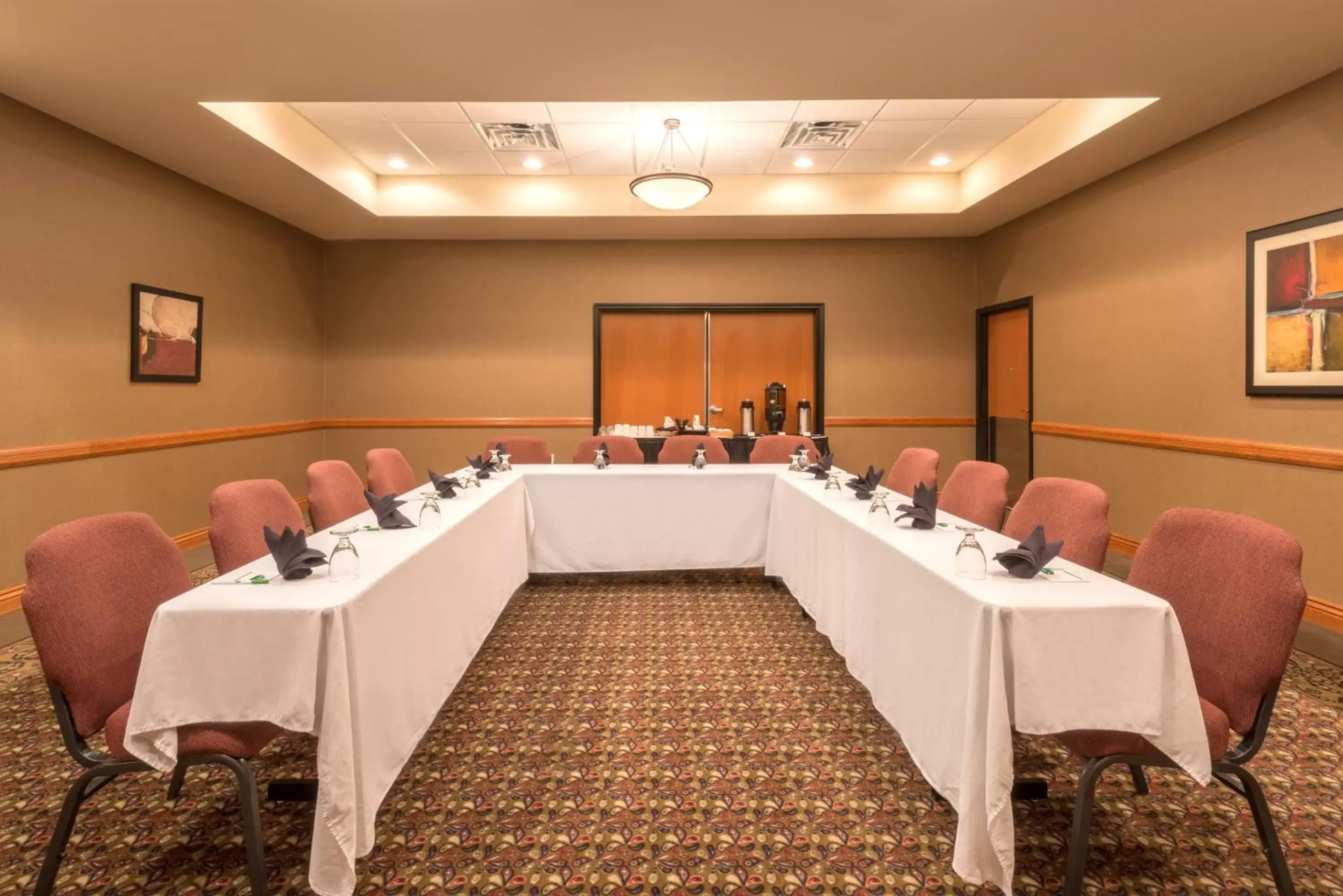 Meeting/conference room in Holiday Inn Casper East-Medical Center, an IHG Hotel