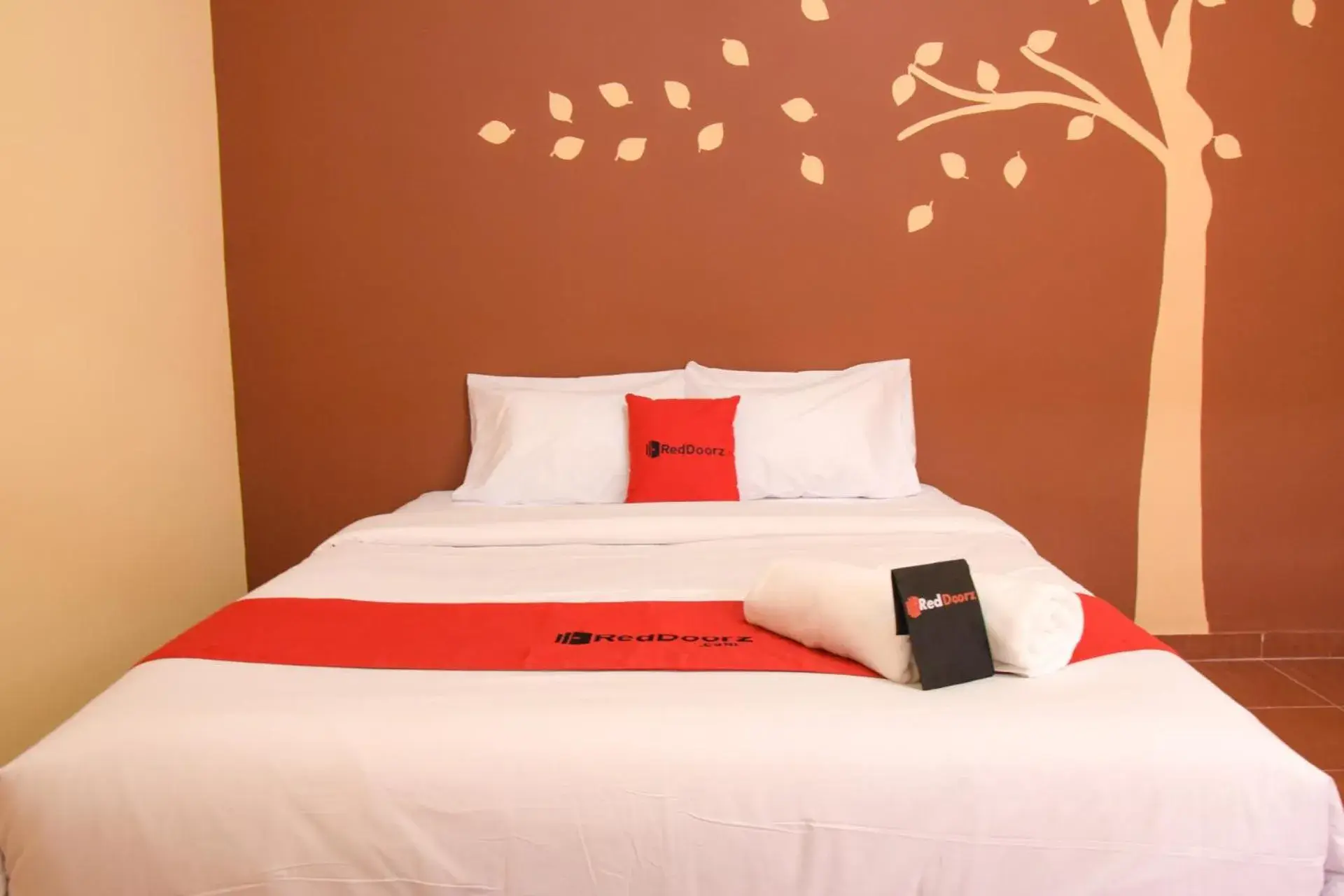 Bedroom, Bed in RedDoorz near Terminal A Adisucipto Airport