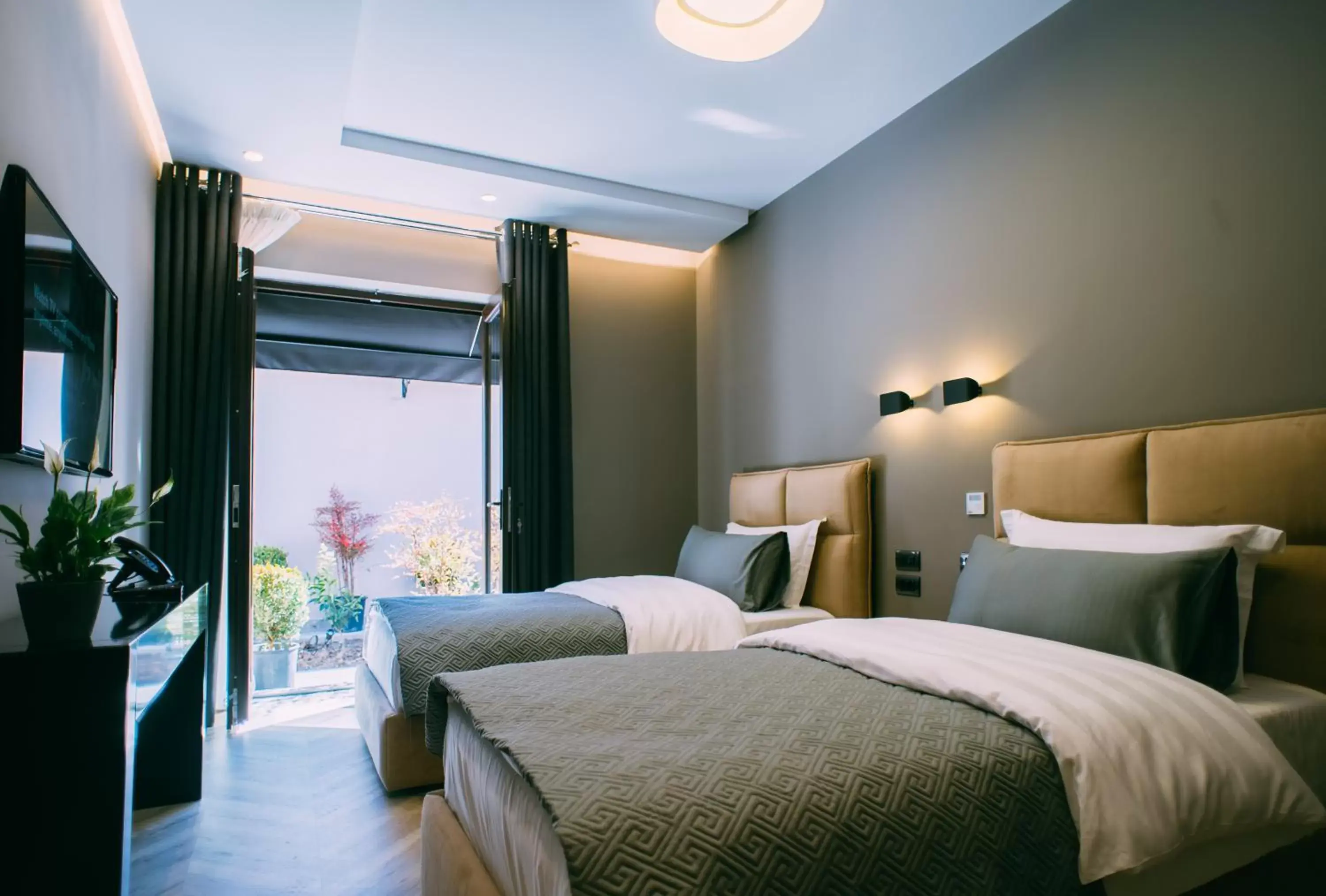 Twin Room with Garden View in Hotel Stela Center Twin Room with Garden View in Hotel Stela Center