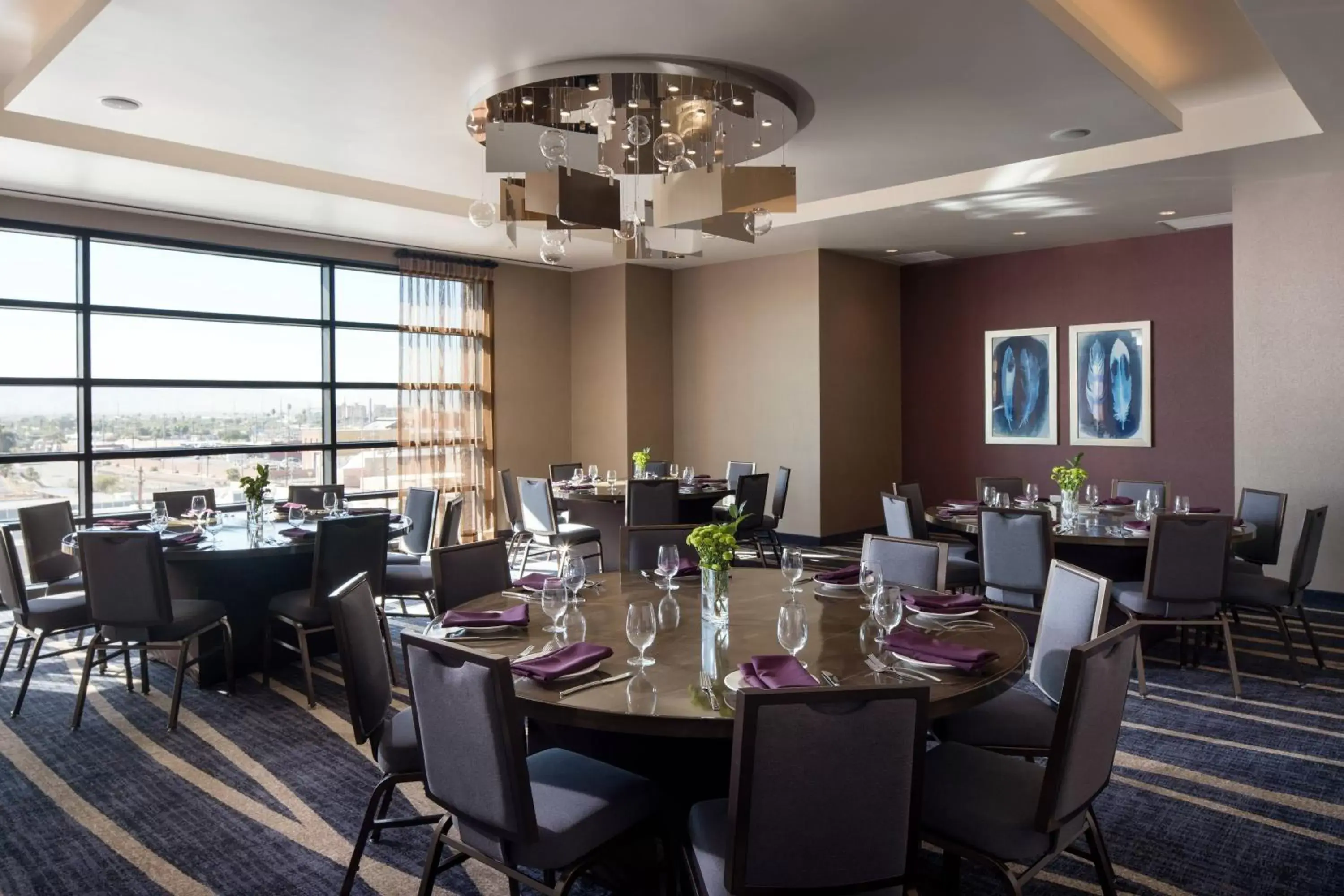 Meeting/conference room, Restaurant/Places to Eat in Courtyard by Marriott Phoenix Downtown