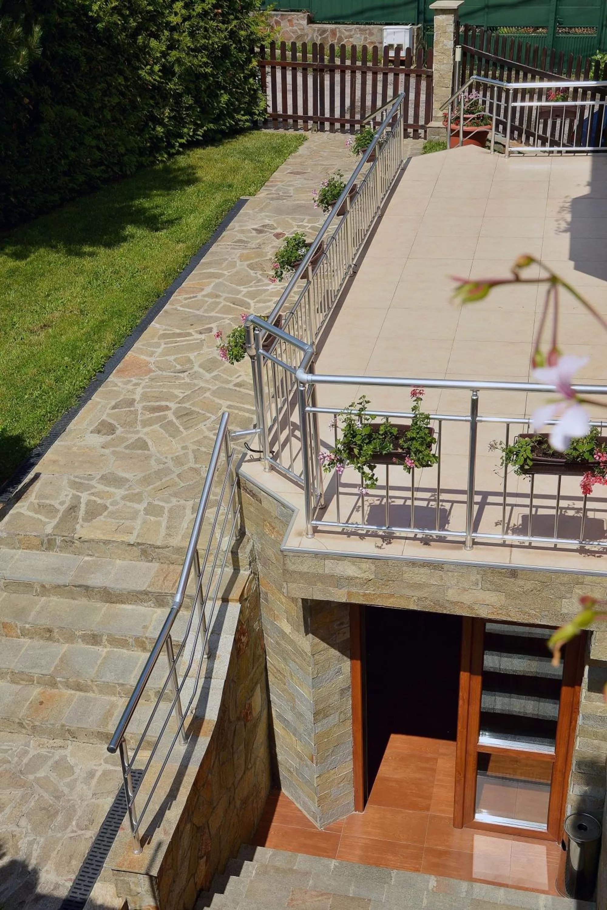 Garden in Eleganza Family Hotel - Free Parking