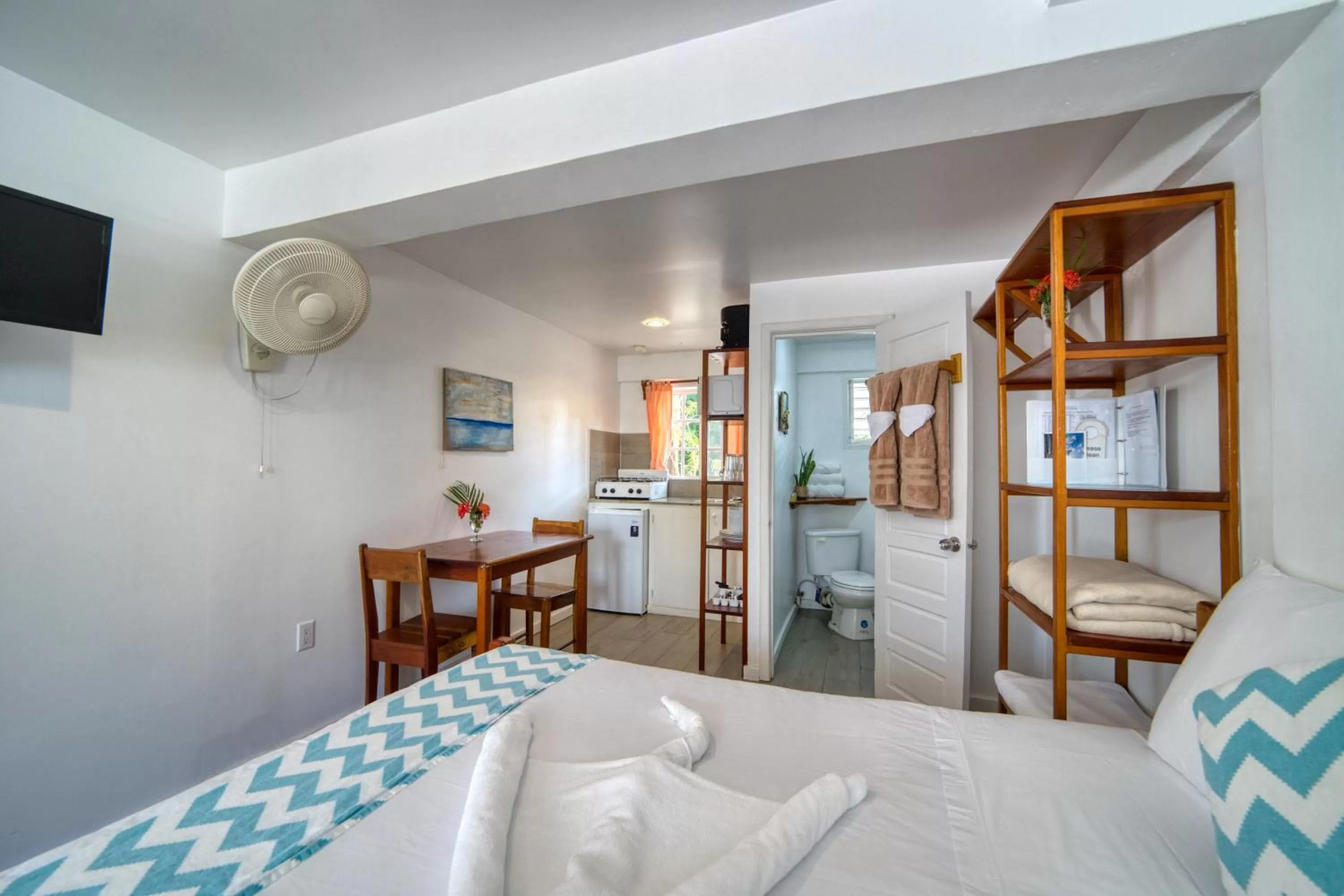 Bathroom, Bed in Placencia Villas