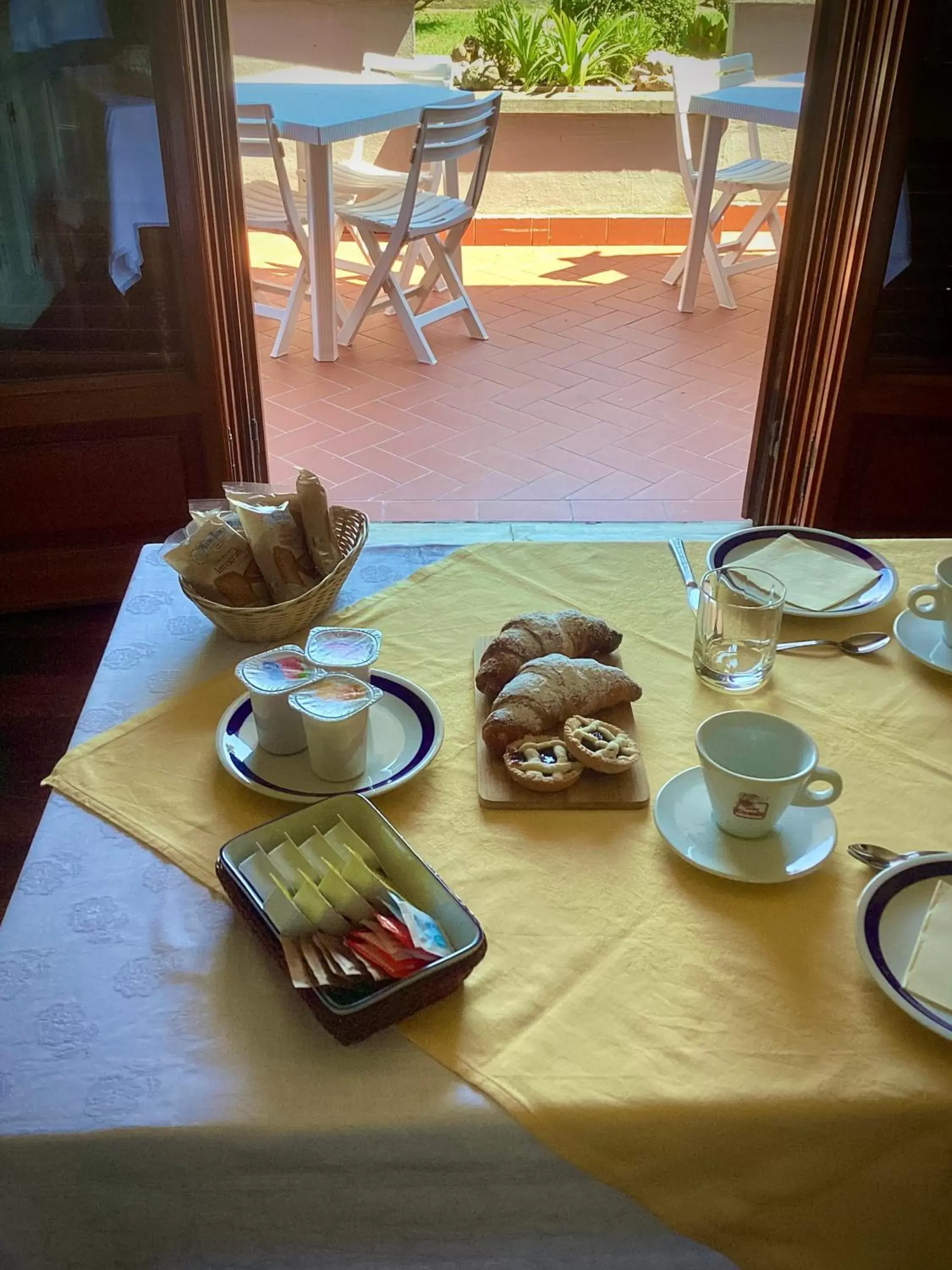 Food and drinks in Villa Orsini - A Retreat in Pisa - Food and Relax