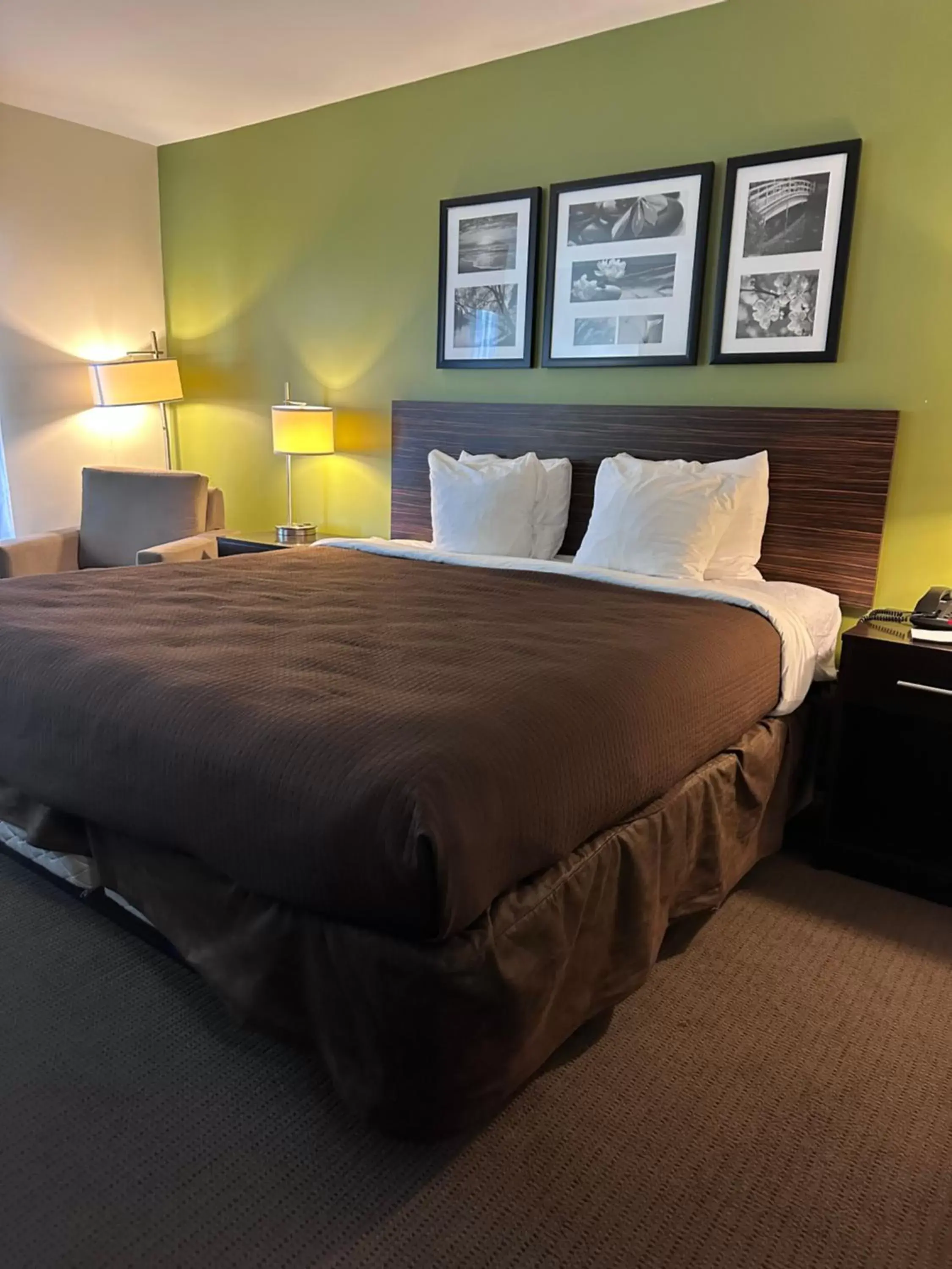 Bedroom, Bed in Sleep Inn & Suites Gulfport