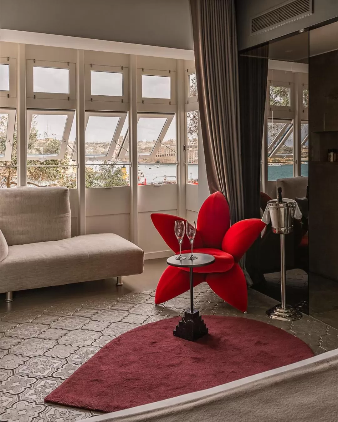 Seating area in Iniala Harbour House