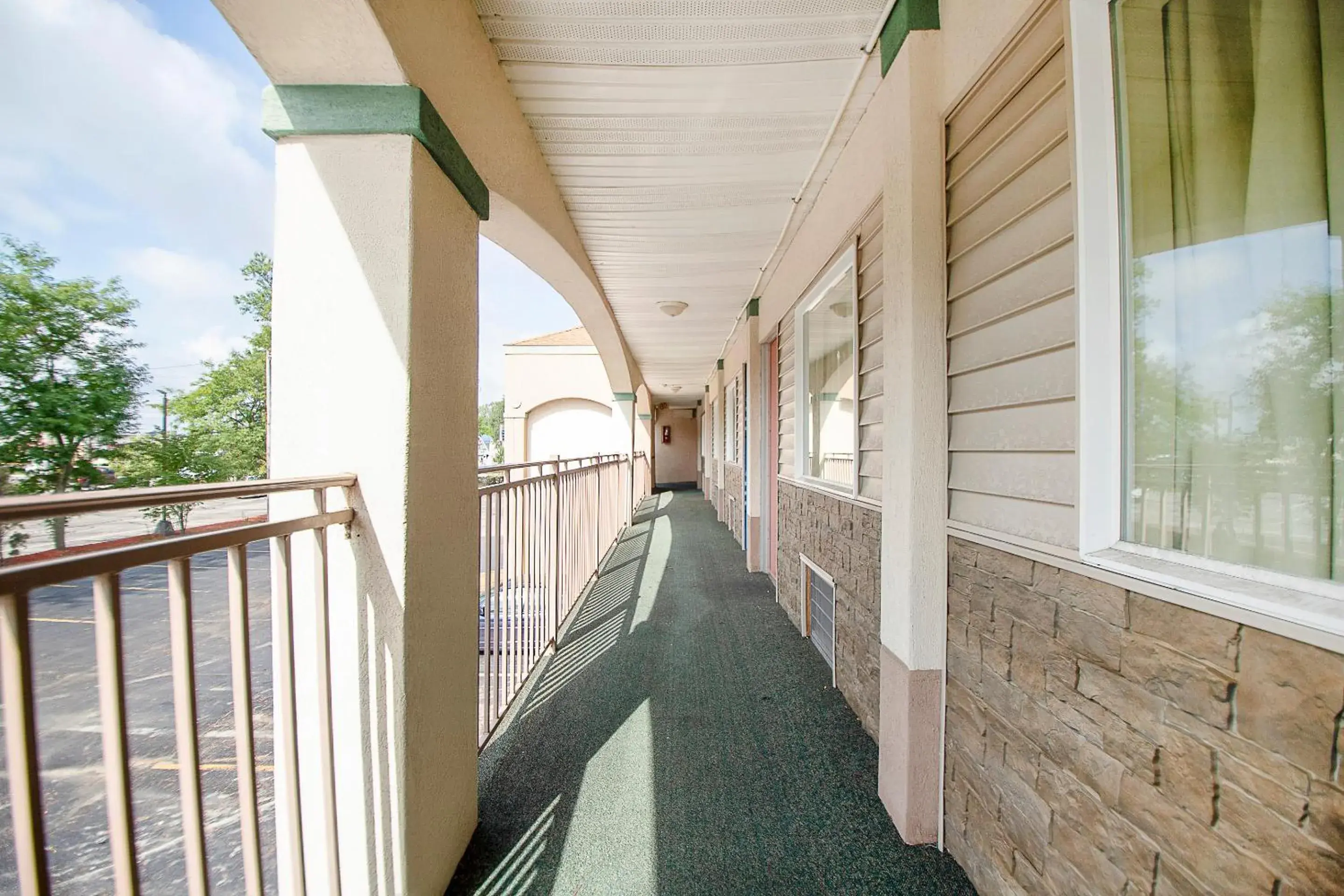 Balcony/Terrace in Hotel O Daylight Inn Elkhart I-90, IN