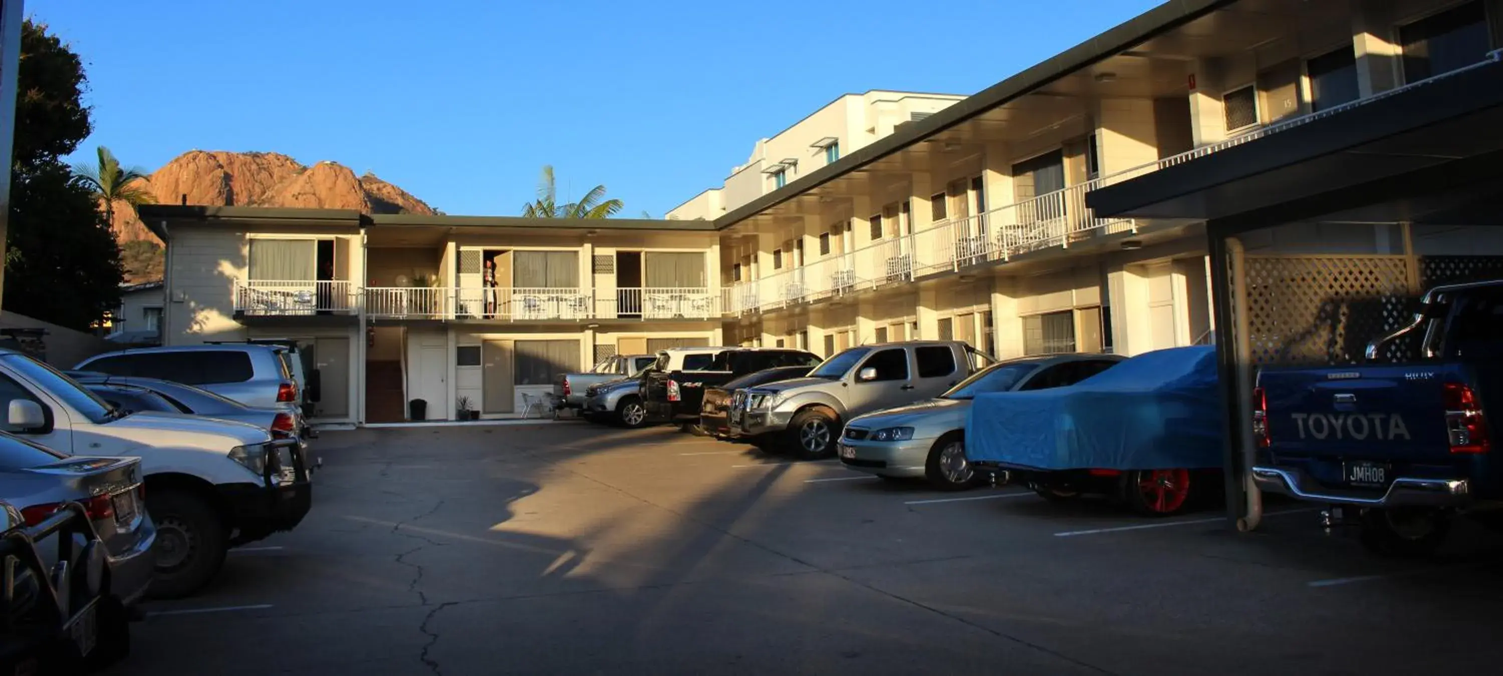 Facade/entrance, Property Building in Beach House Motel