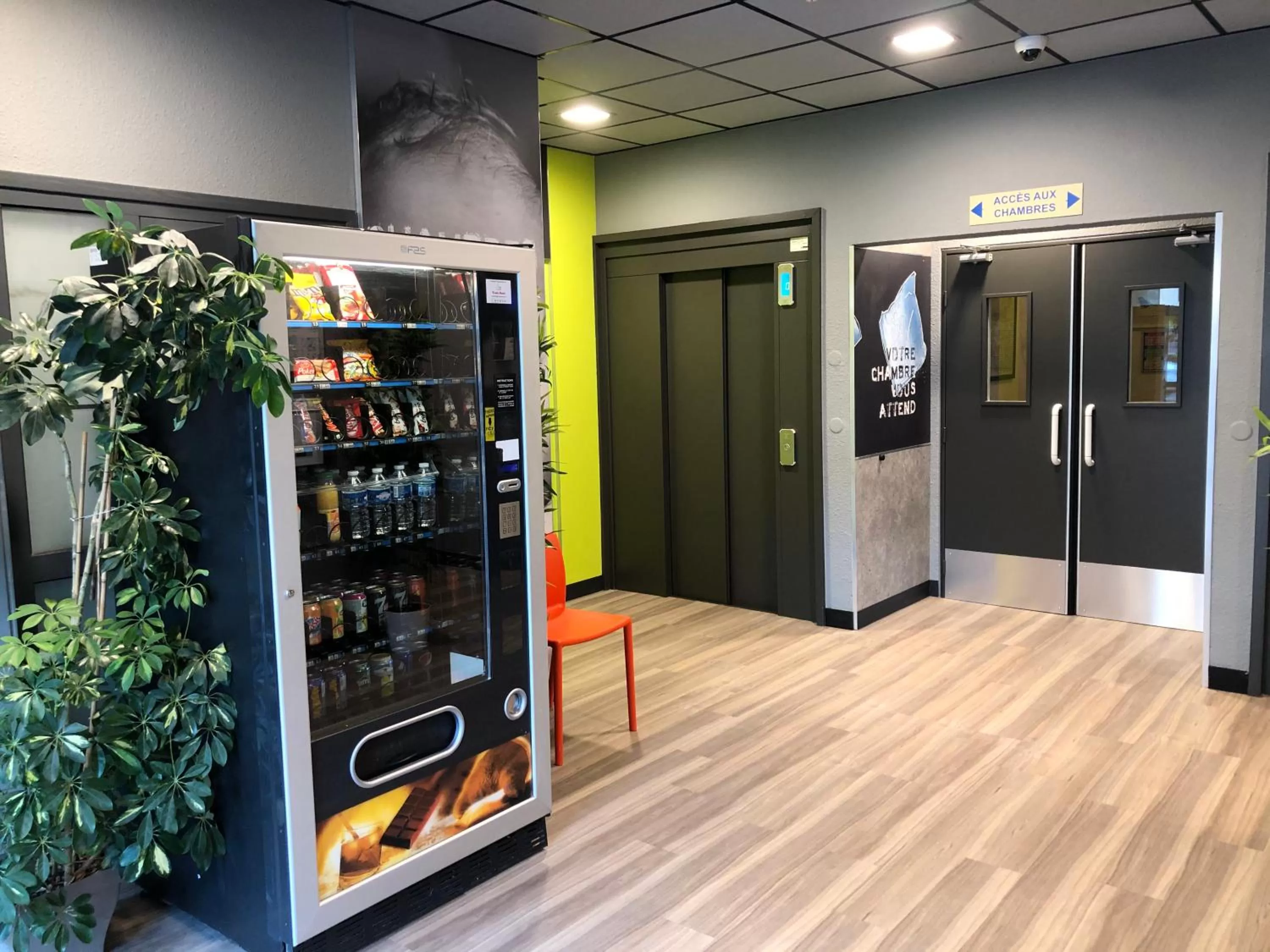 Lobby or reception in ibis budget Tours Centre Gare et congrès