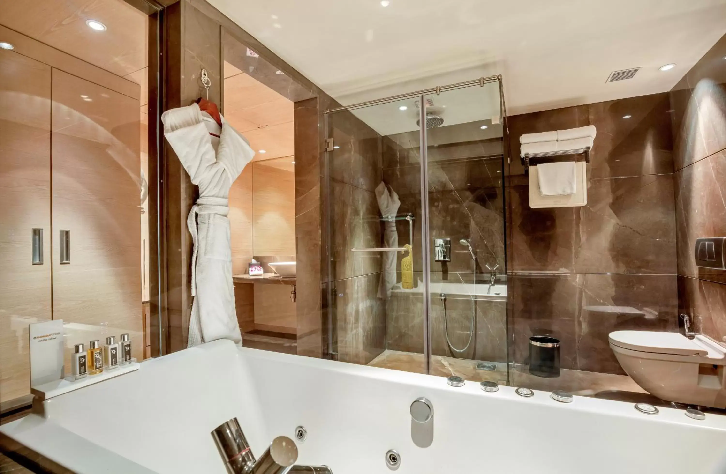 Bathroom in Hotel Sahara Star Bathroom in Hotel Sahara Star