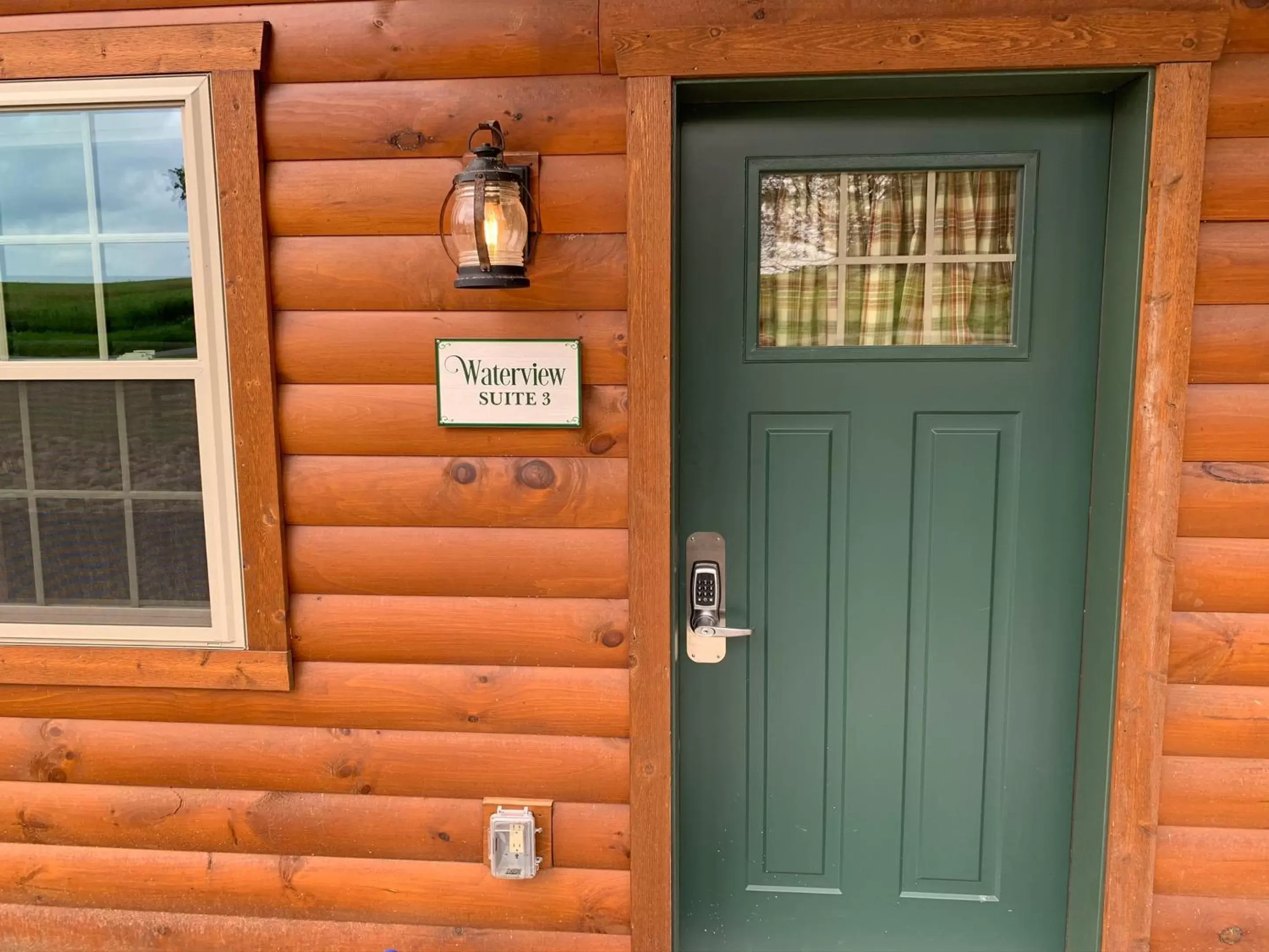Facade/entrance in Waterview Lodge by Amish Country Lodging