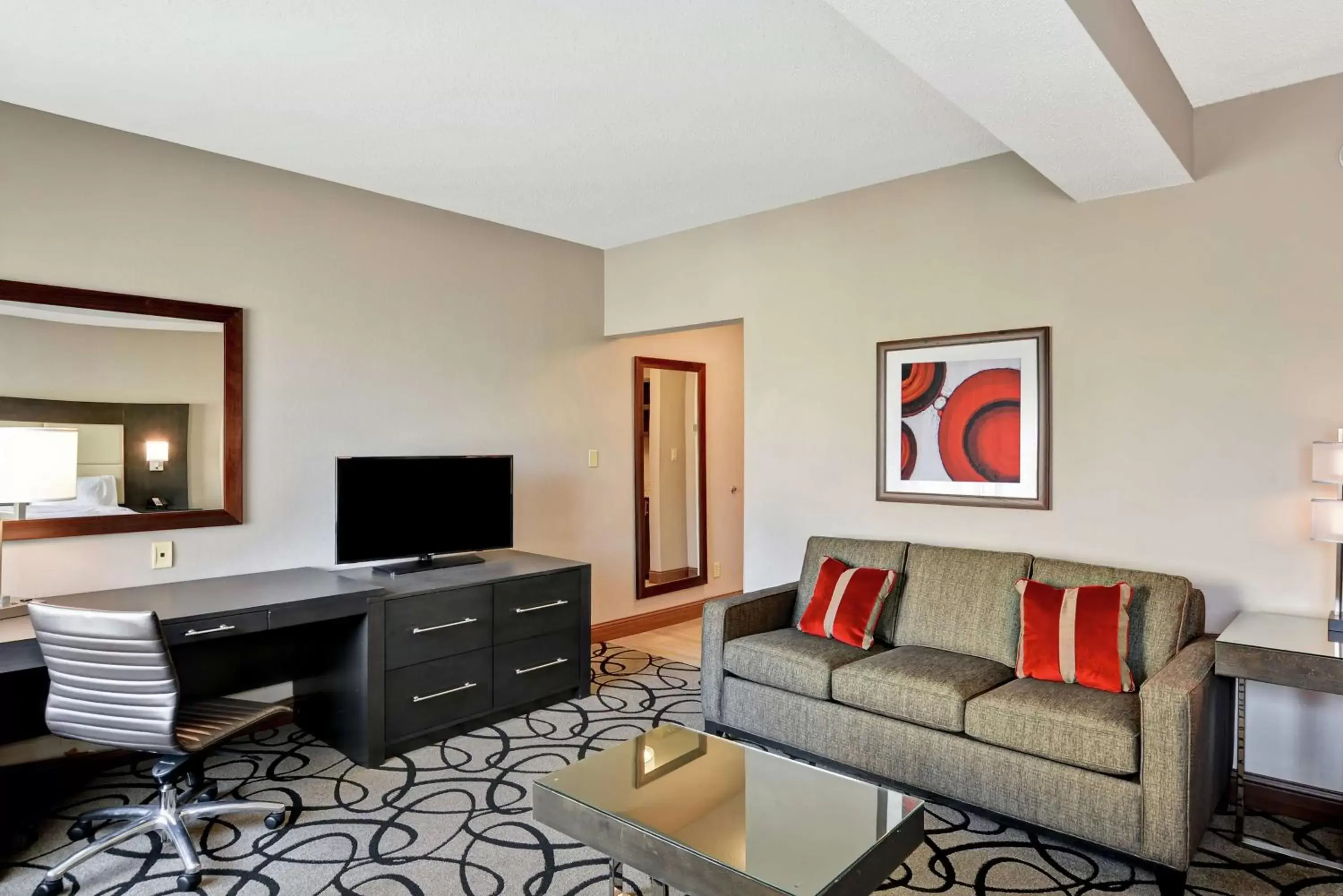Bedroom, Seating Area in DoubleTree by Hilton Hattiesburg, MS