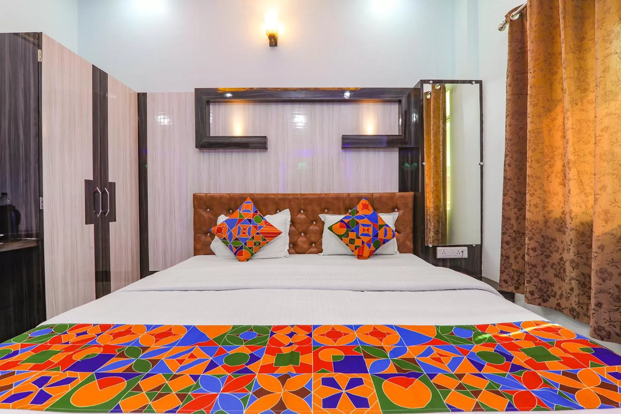 Bed in FabHotel Lumbini International - Sarnath museum