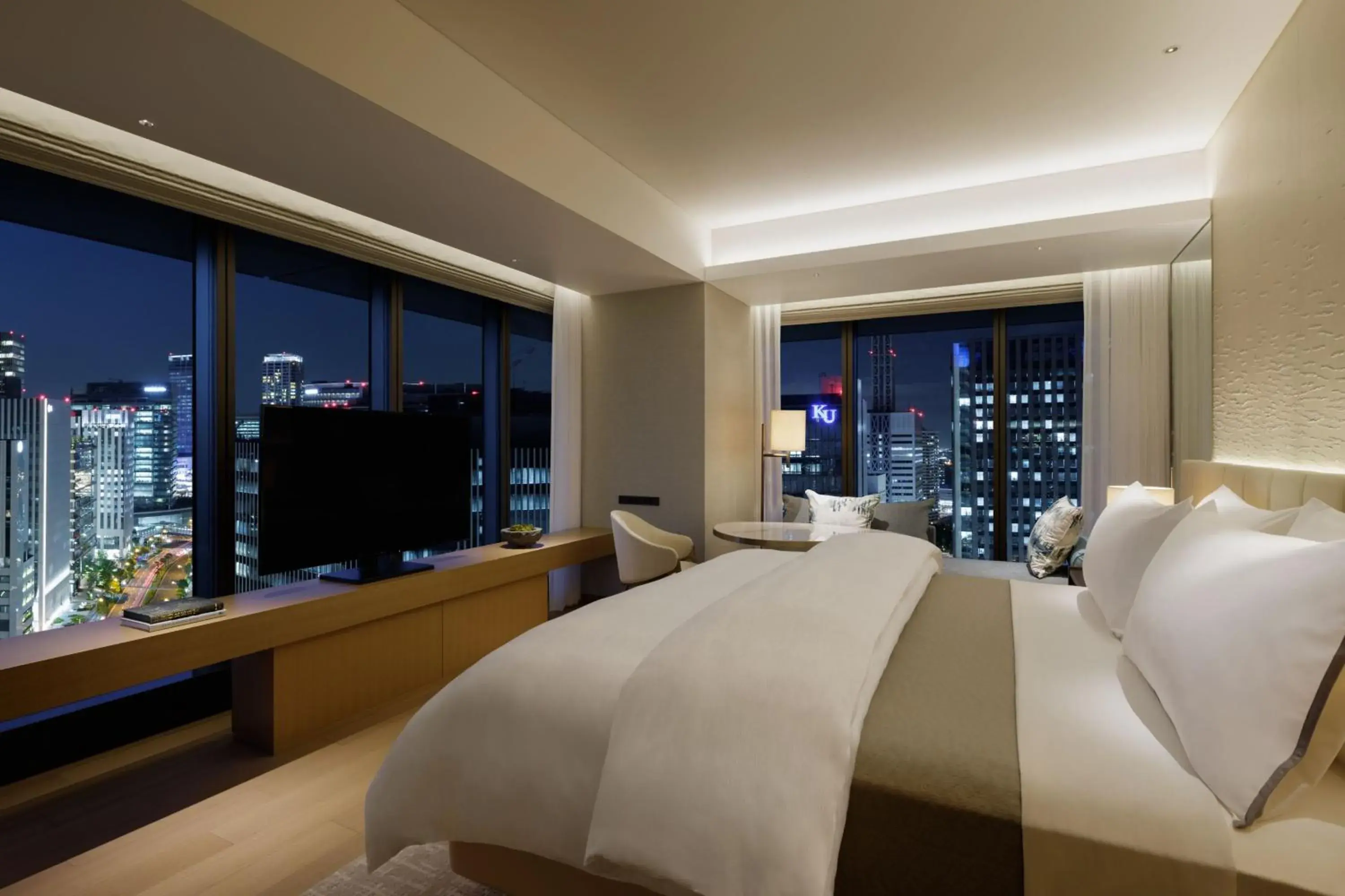 Lounge or bar, City View in The Westin Yokohama