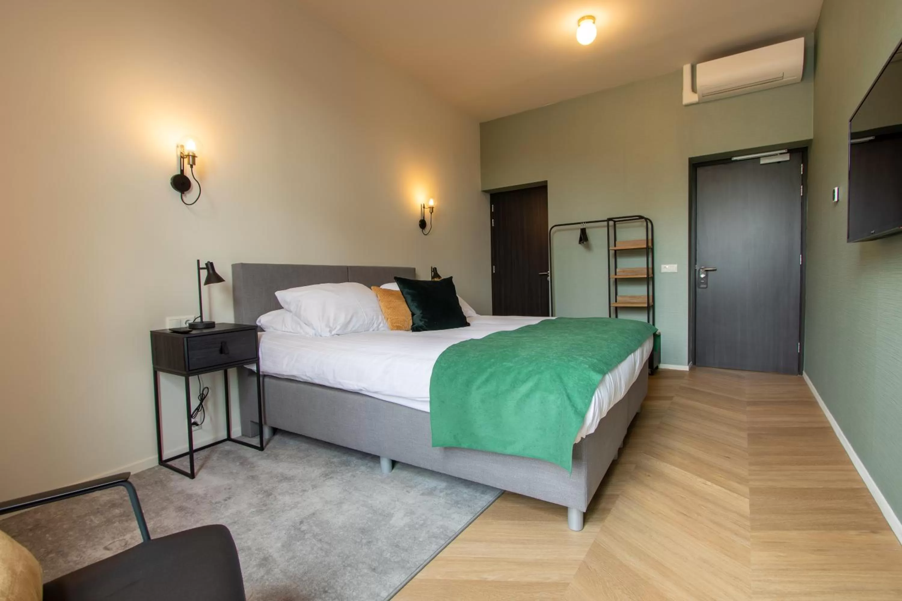 Bed in Hotel van der Meer