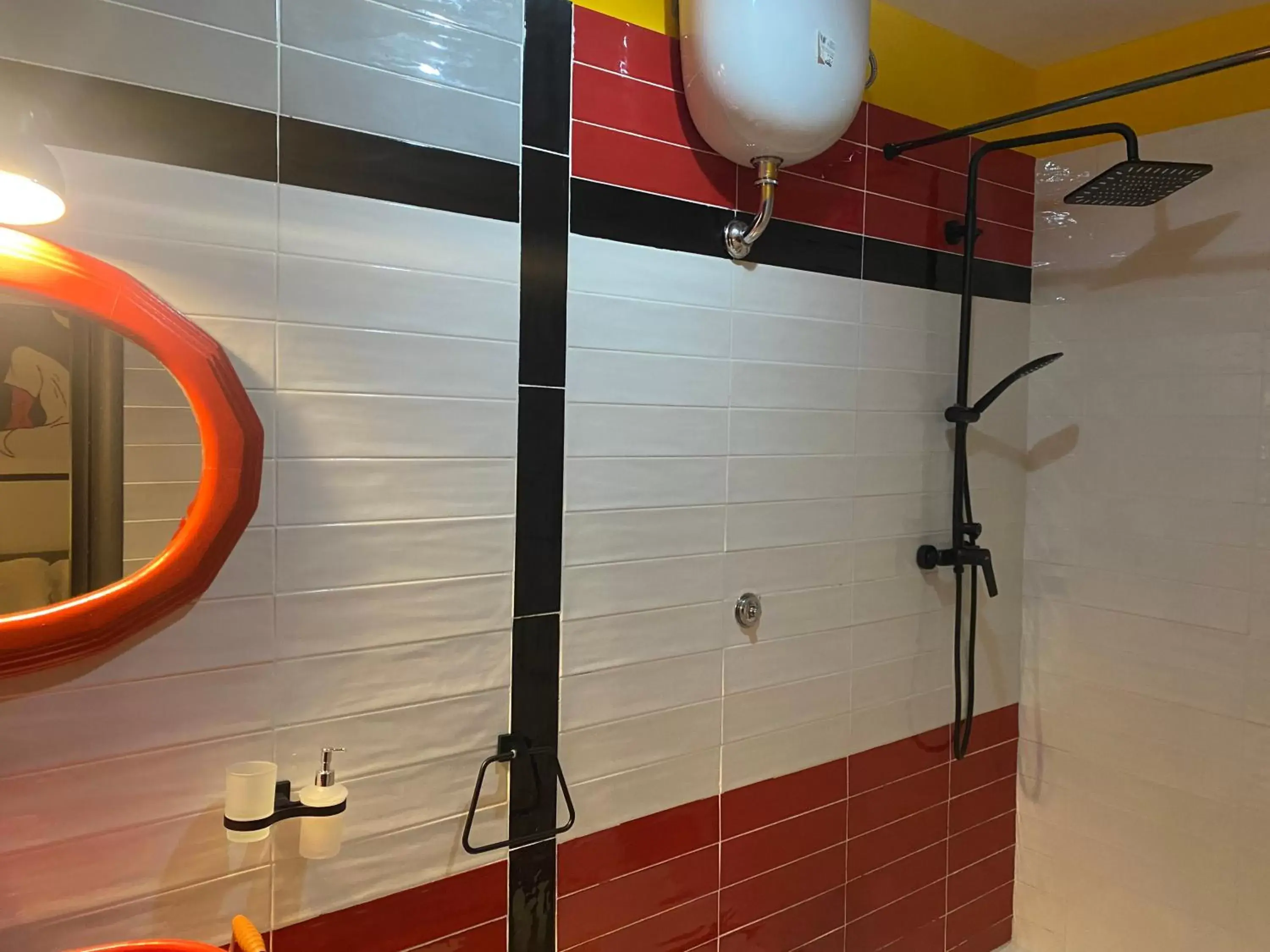 Shower, Bathroom in casa interattiva Naples'Secrets
