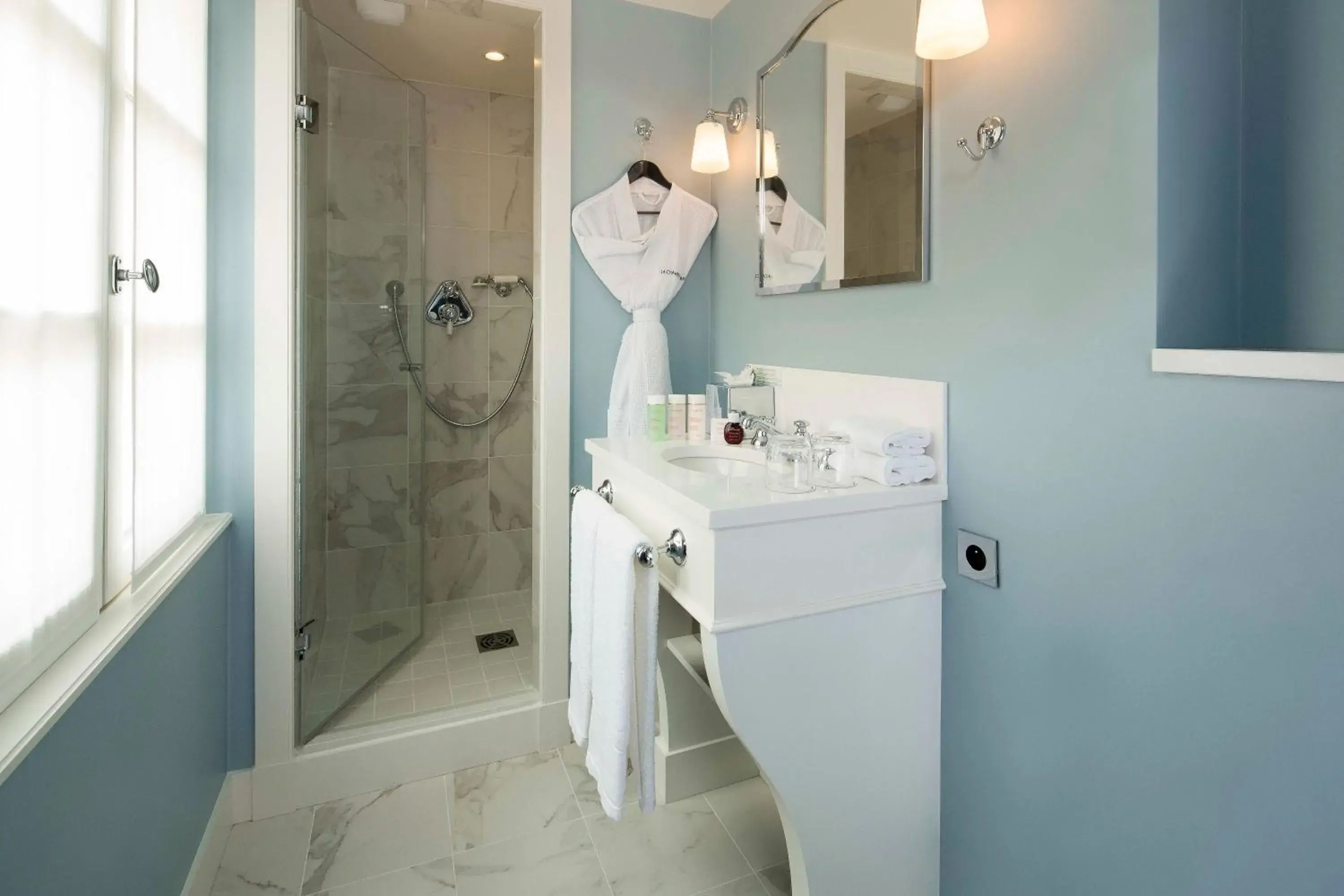 Shower, Bathroom in La Chambre du Marais