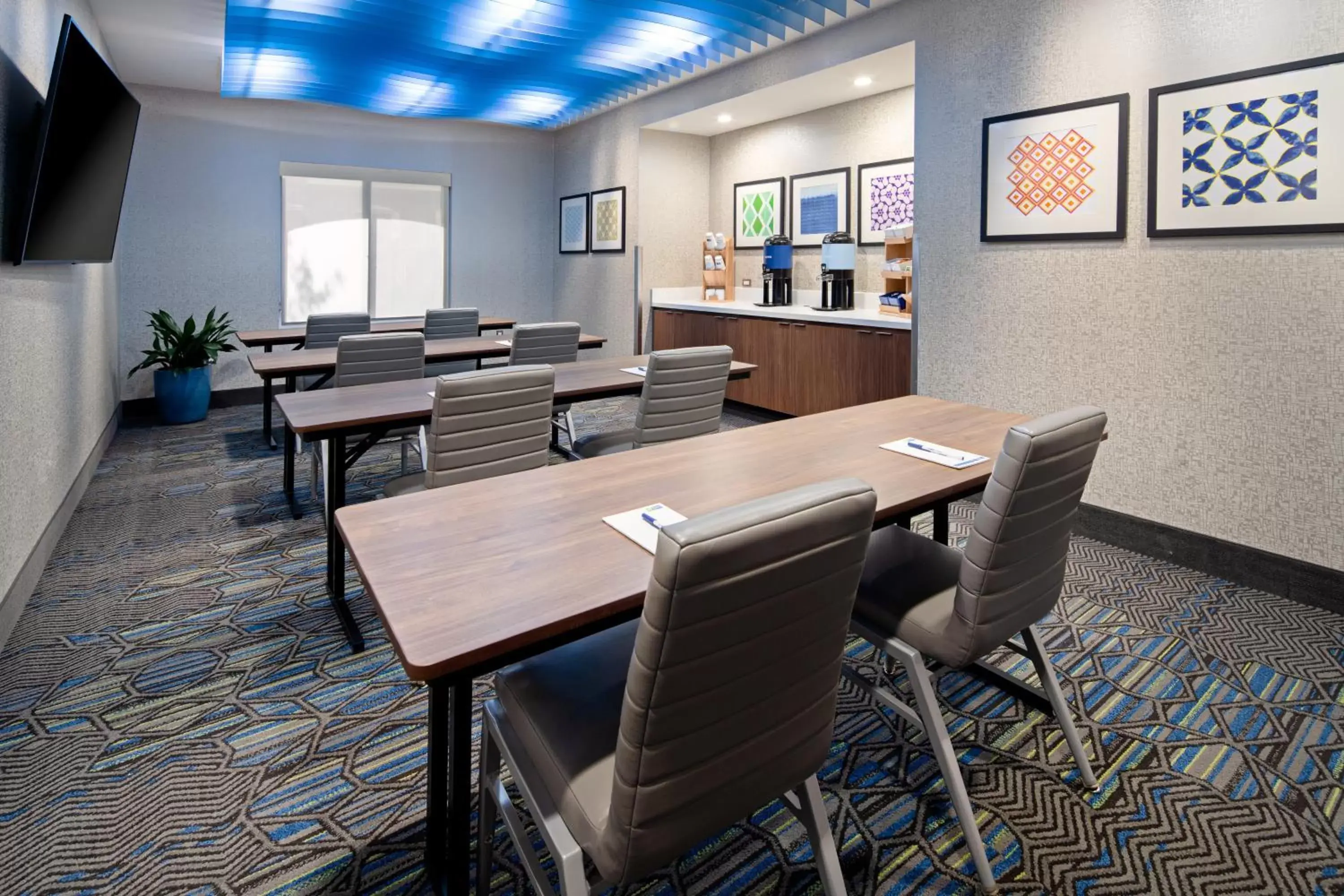 Meeting/conference room in Holiday Inn Express Hotel & Suites Atascadero, an IHG Hotel