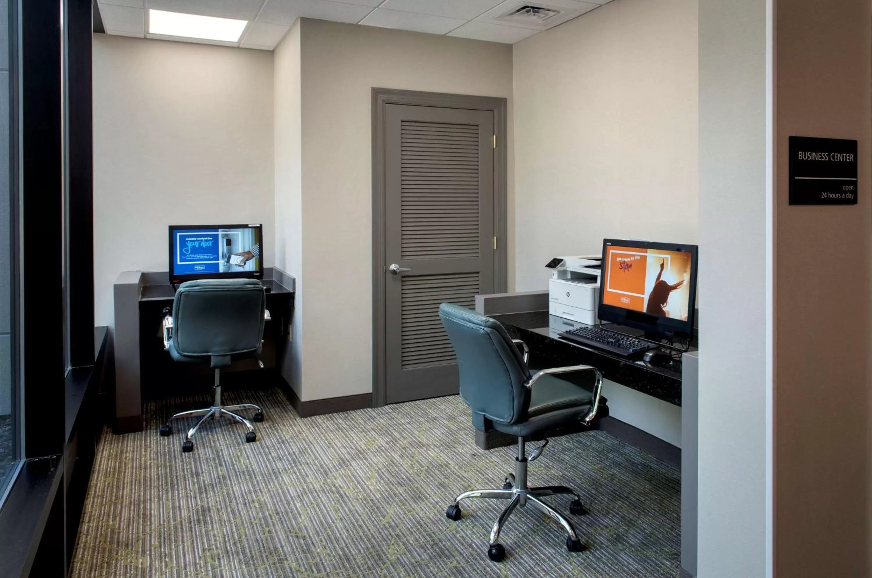 Business facilities in Hampton Inn Middletown