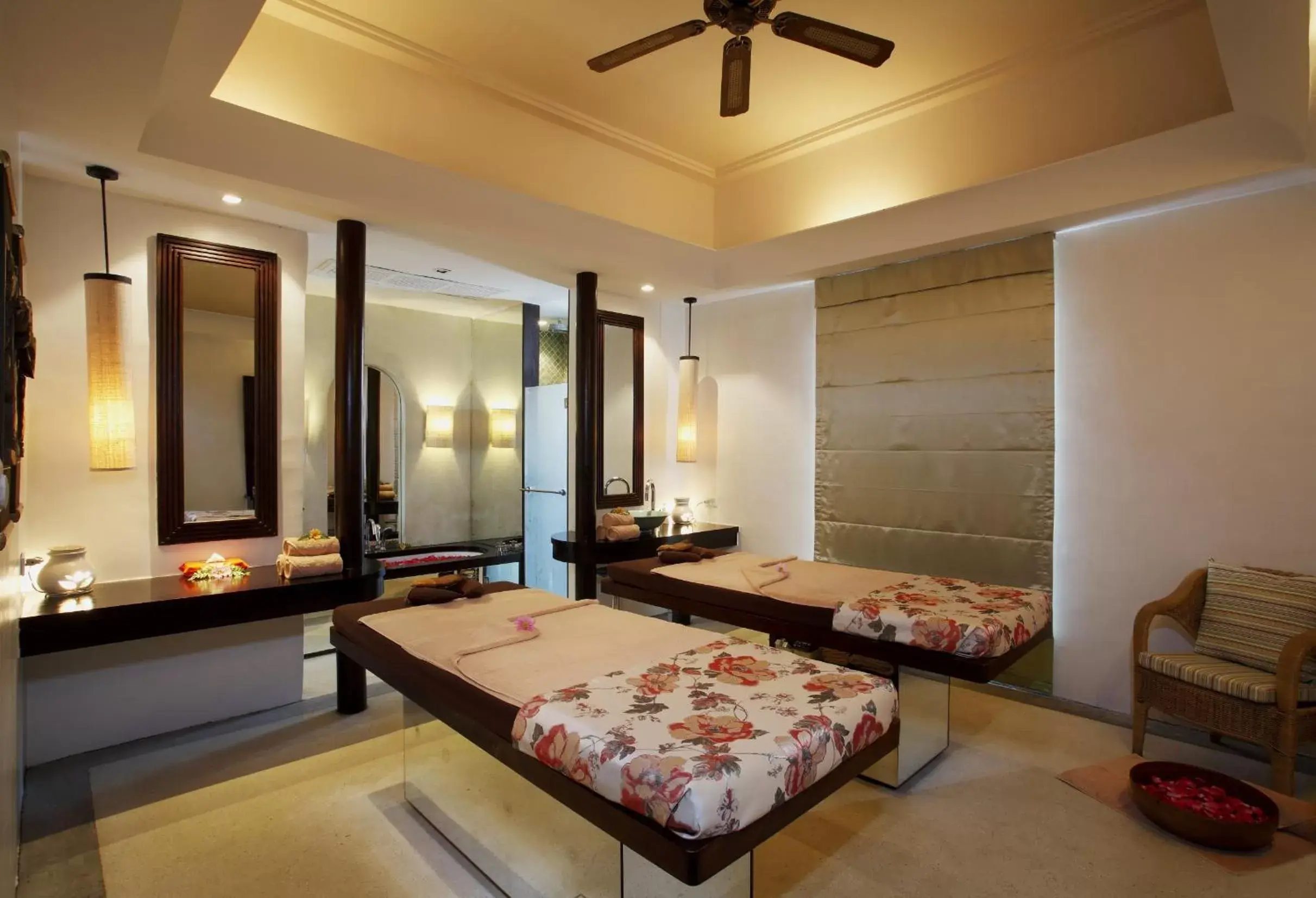 Spa and wellness centre/facilities, Bed in Centara Hotel Hat Yai