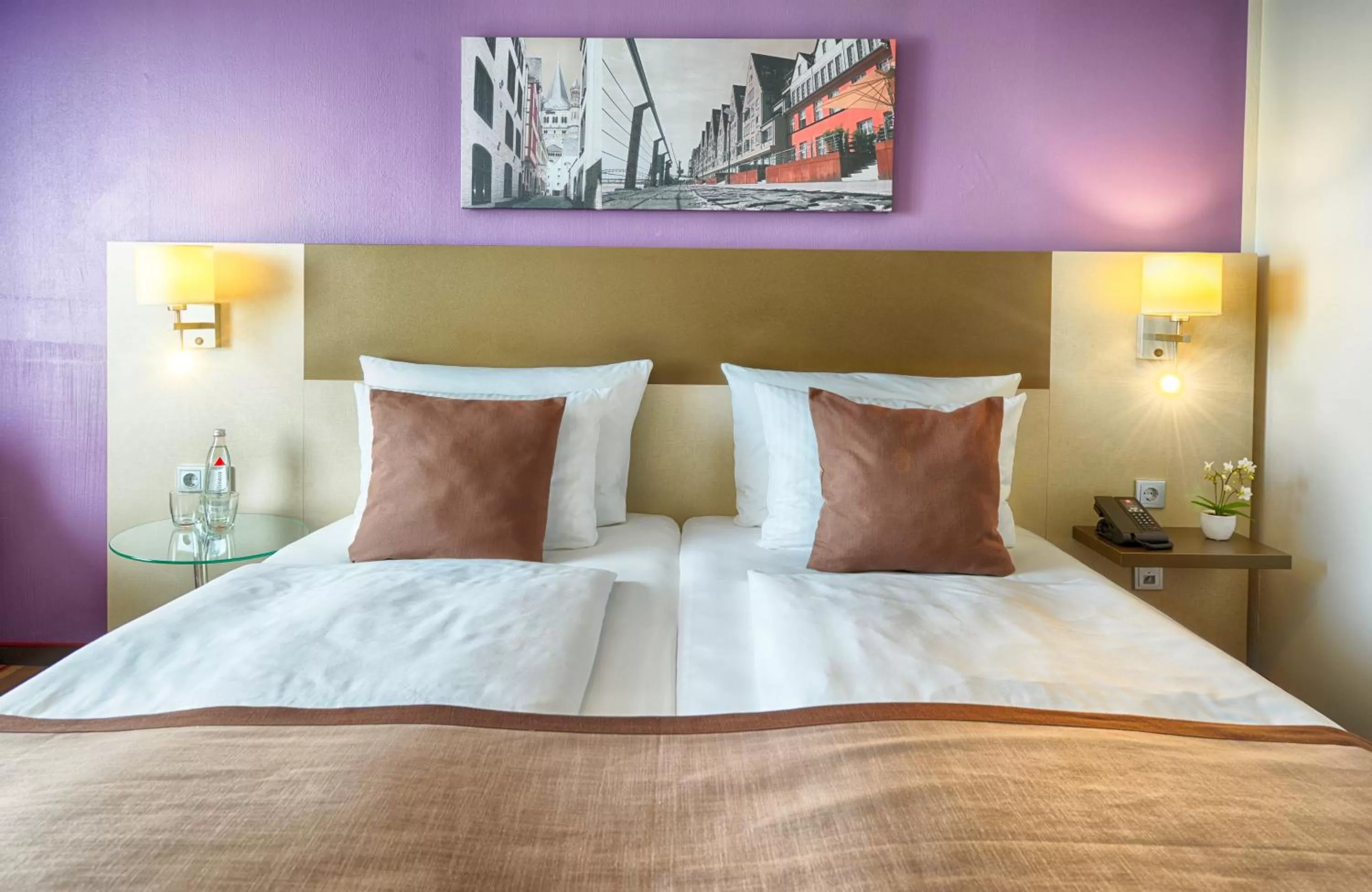 Bedroom, Bed in Leonardo Hotel Köln