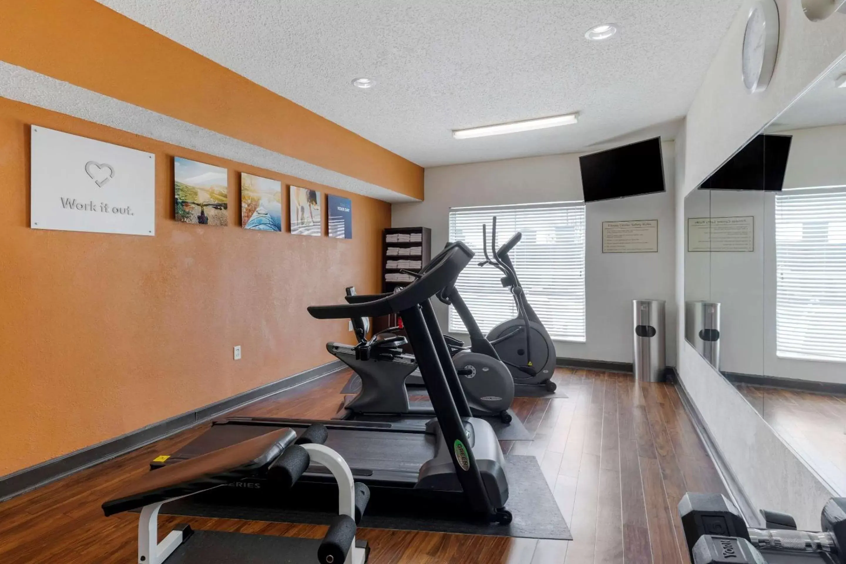 Spa and wellness centre/facilities, Fitness Center/Facilities in Comfort Suites DFW Airport