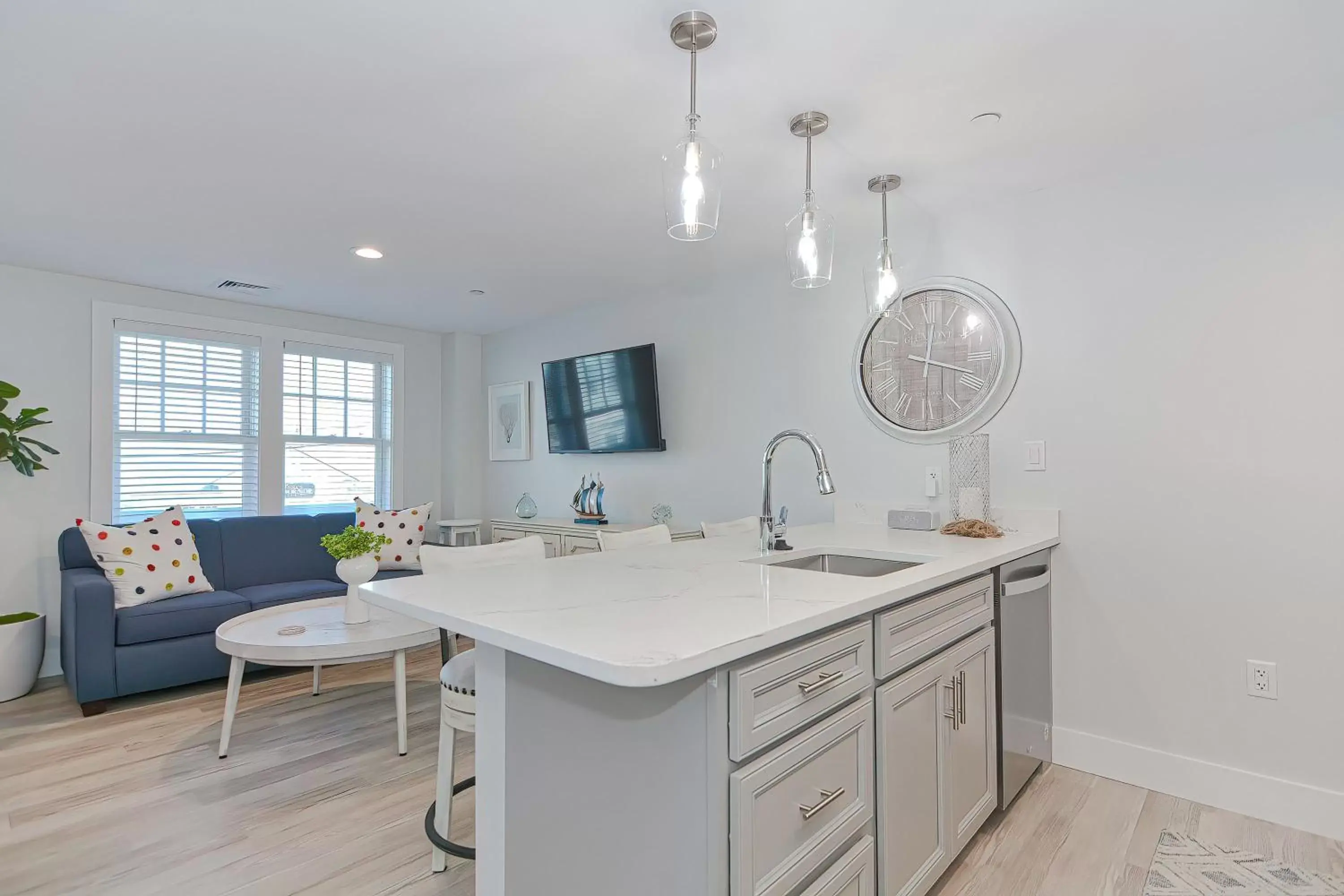 Kitchen/Kitchenette in Harbourtown Suites on Plymouth Harbor