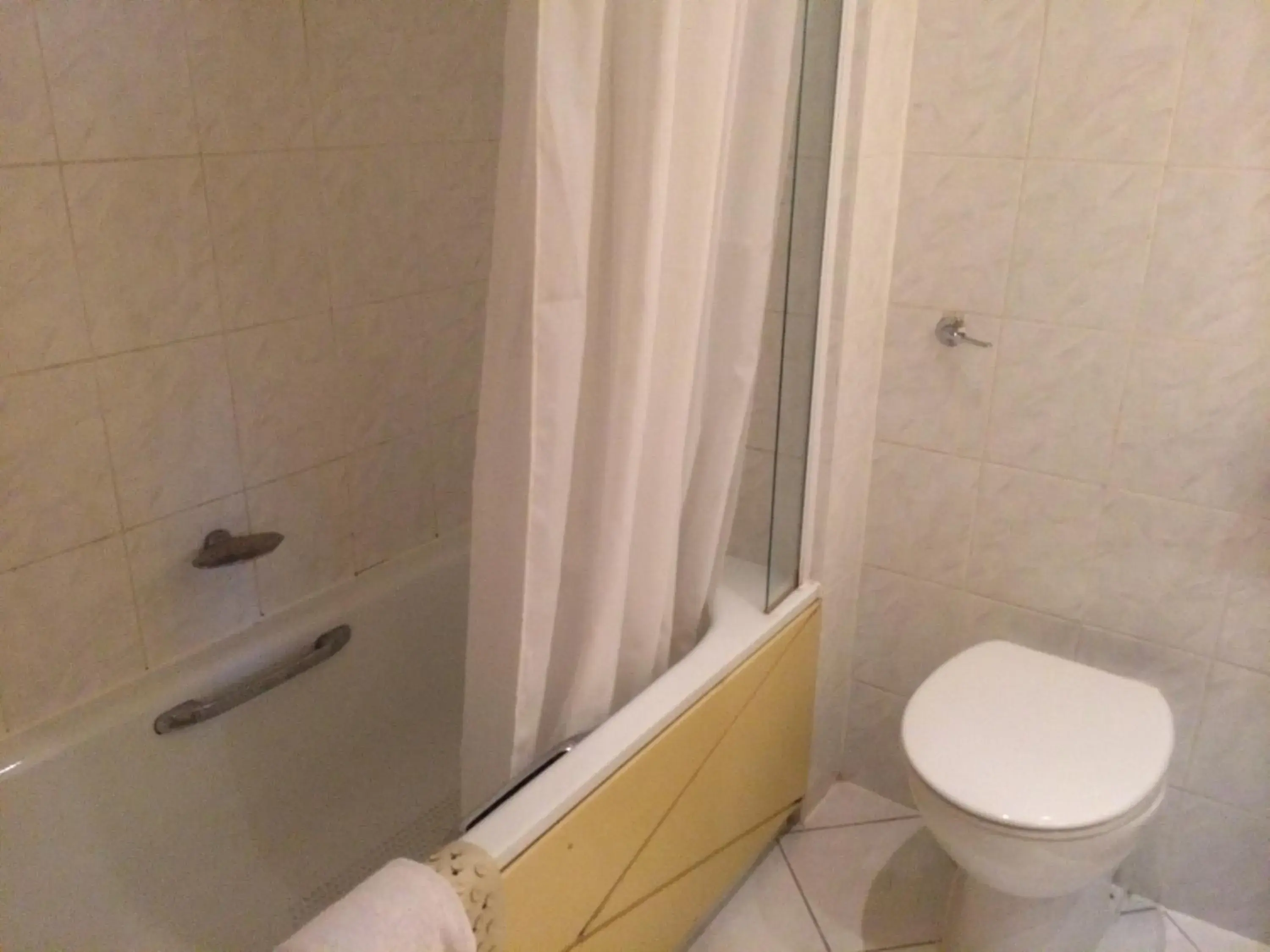Toilet, Bathroom in Best Western Ipswich Hotel