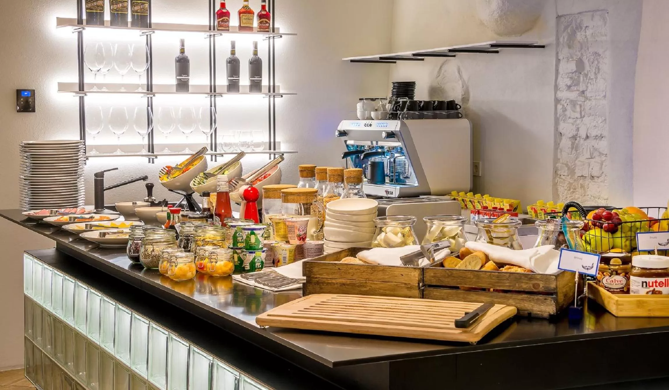 Breakfast in Artagonist Art Hotel