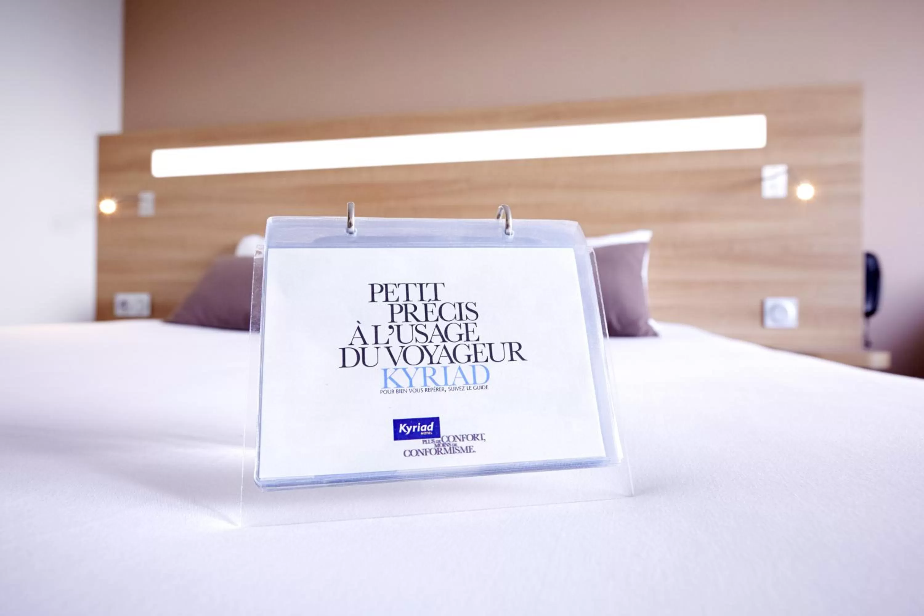 Bed in Kyriad Montchanin le Creusot