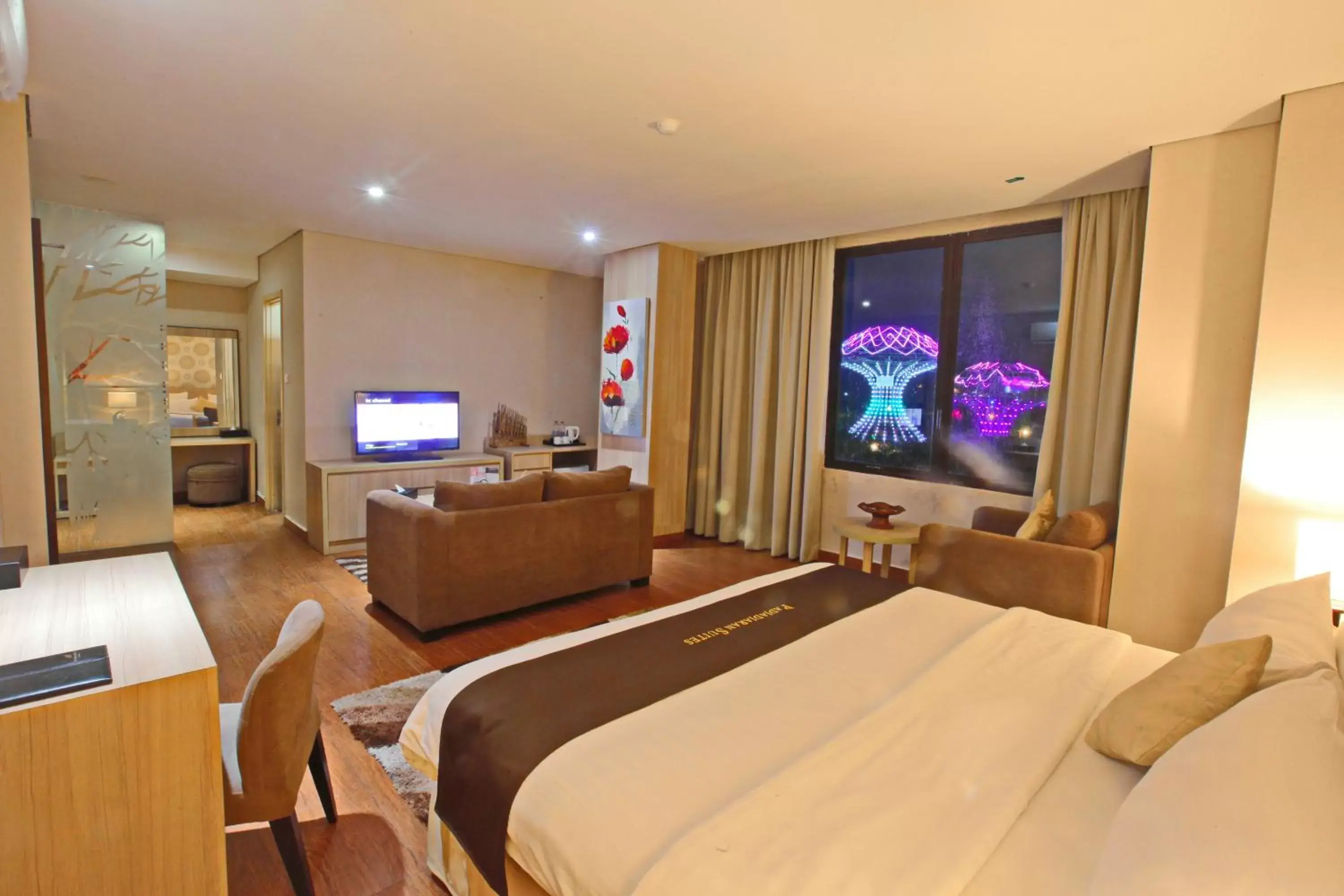 Bed in Padjadjaran Suites Resort and Convention Hotel