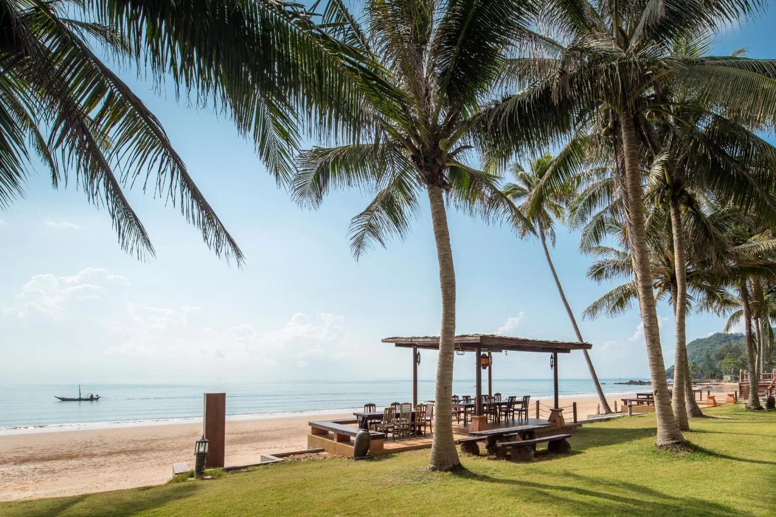 Restaurant/places to eat in Ban Saithong Beach Resort